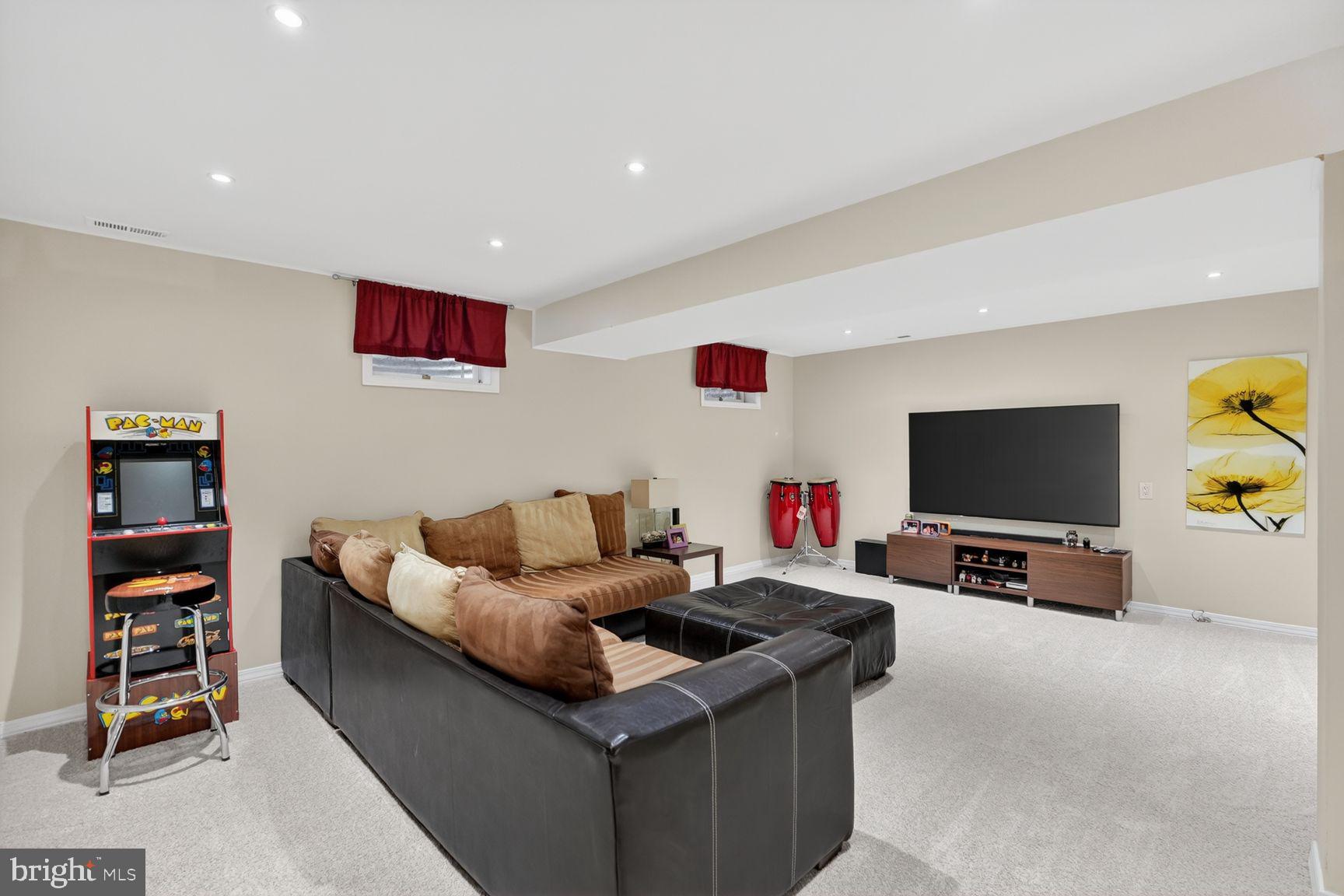 DARNESTOWN HILLS - Residential