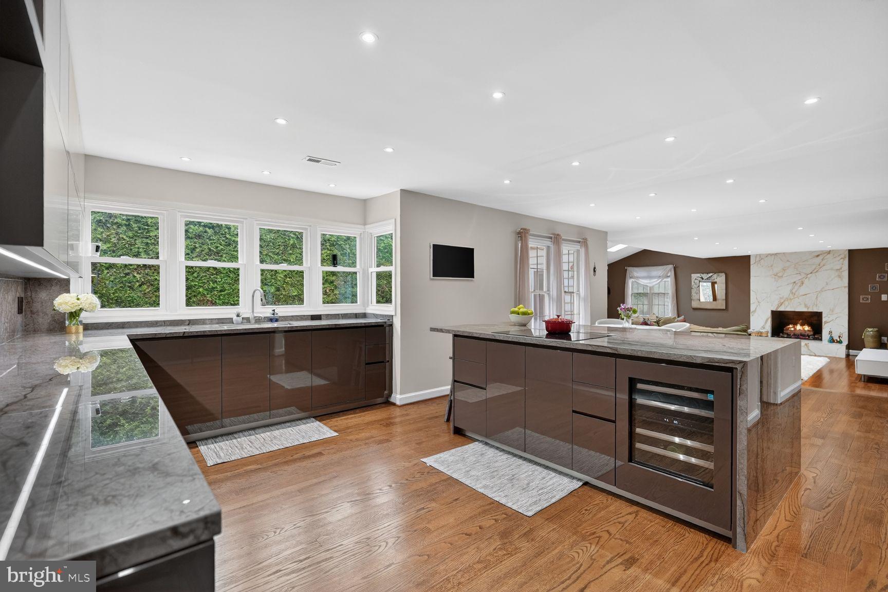 DARNESTOWN HILLS - Residential