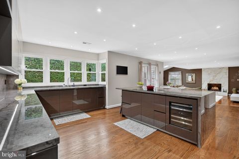 Tiny photo for 14608 Falling Leaf Way, DARNESTOWN, MD 20878 (MLS # MDMC2230594)
