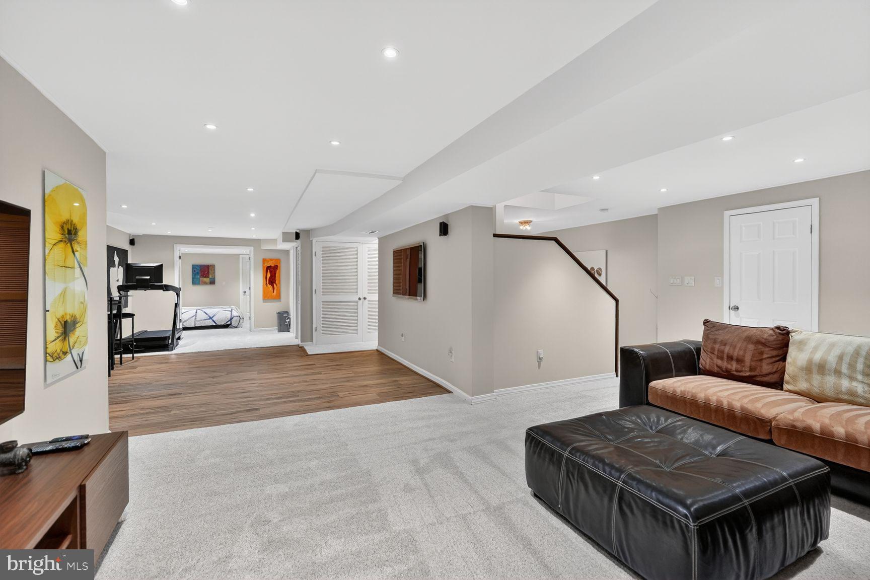 DARNESTOWN HILLS - Residential