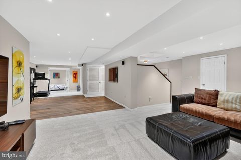 Tiny photo for 14608 Falling Leaf Way, DARNESTOWN, MD 20878 (MLS # MDMC2230594)