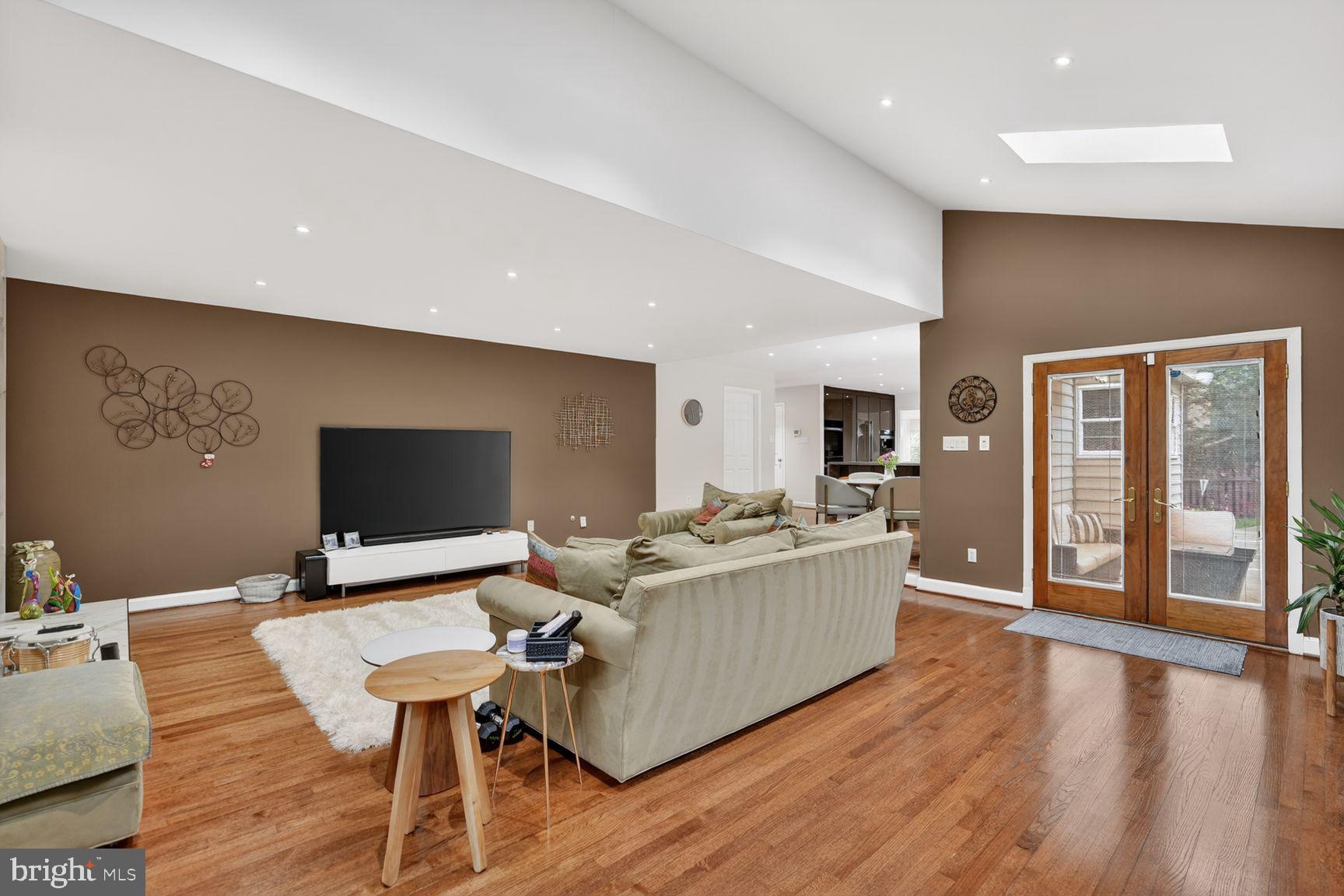 DARNESTOWN HILLS - Residential