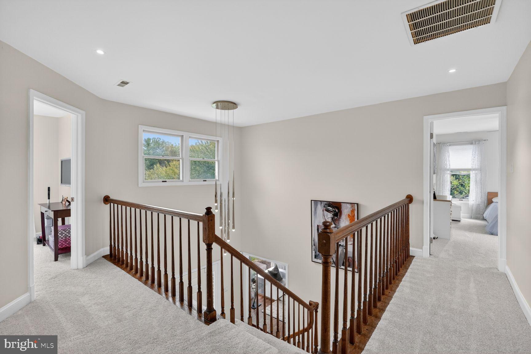DARNESTOWN HILLS - Residential