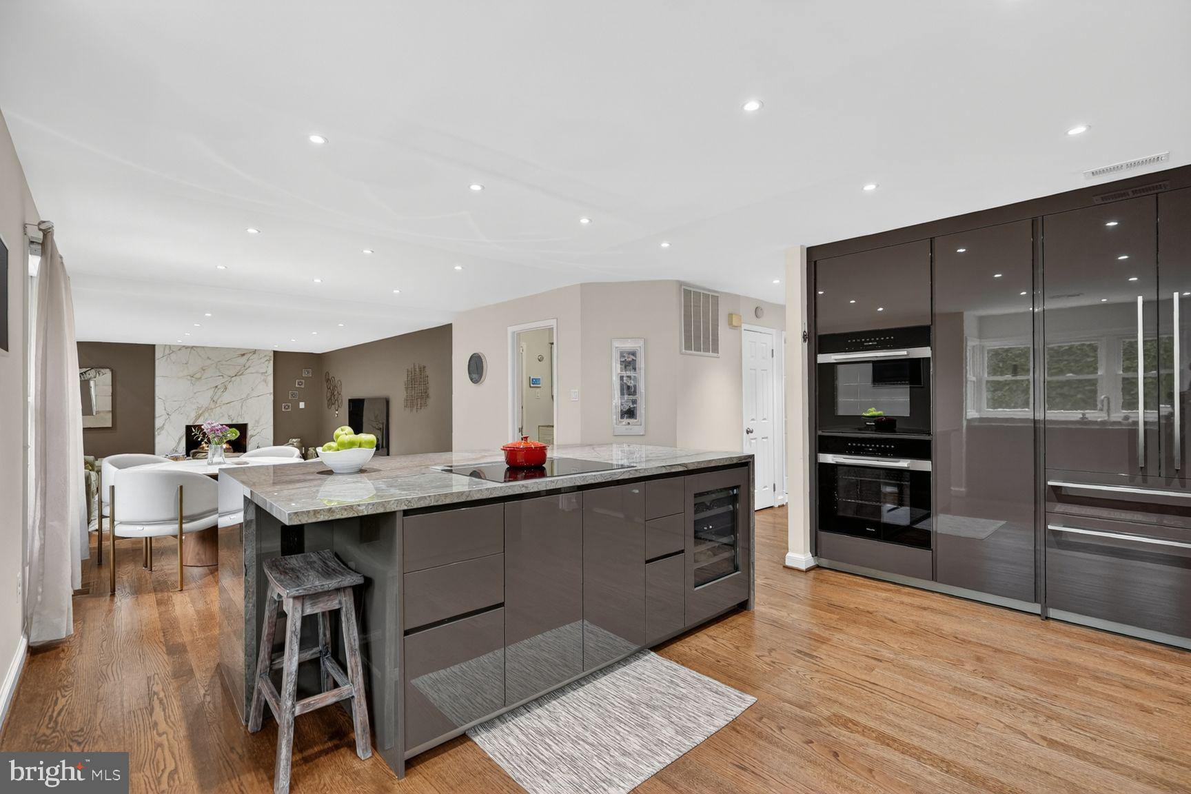 DARNESTOWN HILLS - Residential