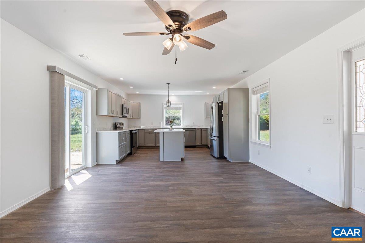 1033 HARRIS CREEK RD