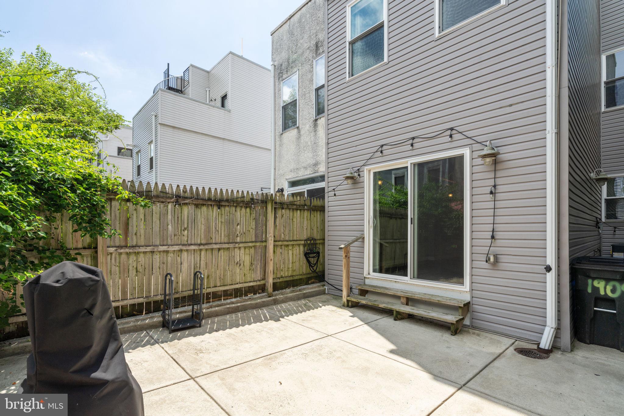 POINT BREEZE - Residential