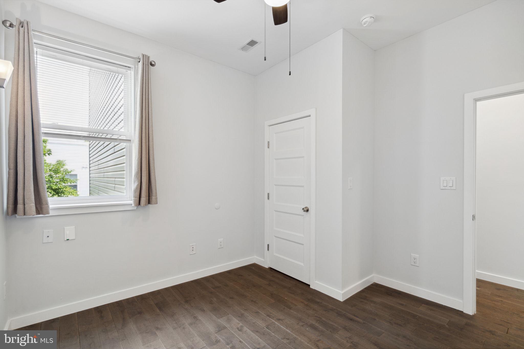 POINT BREEZE - Residential