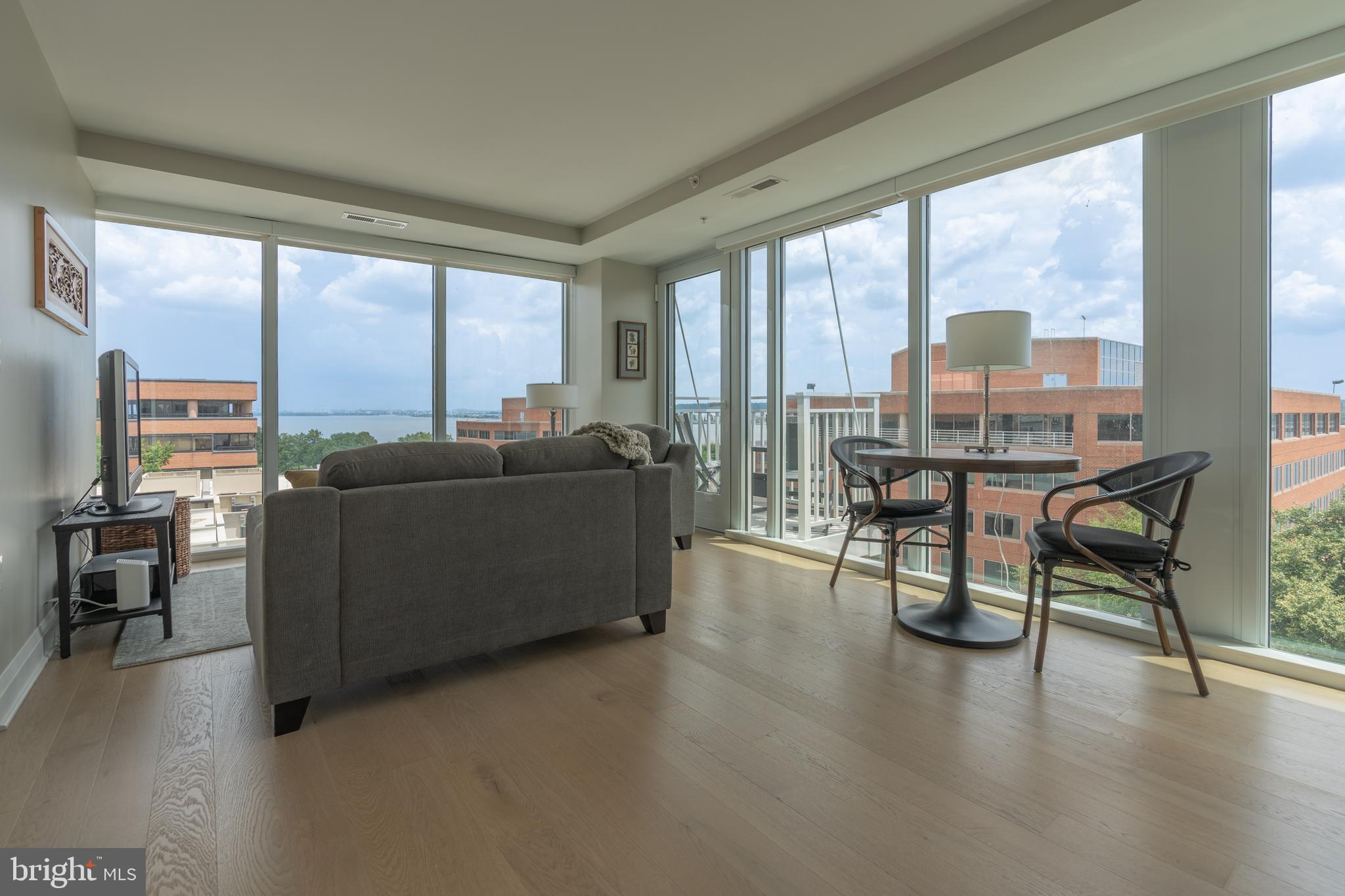 OLD TOWN ALEXANDRIA - Residential