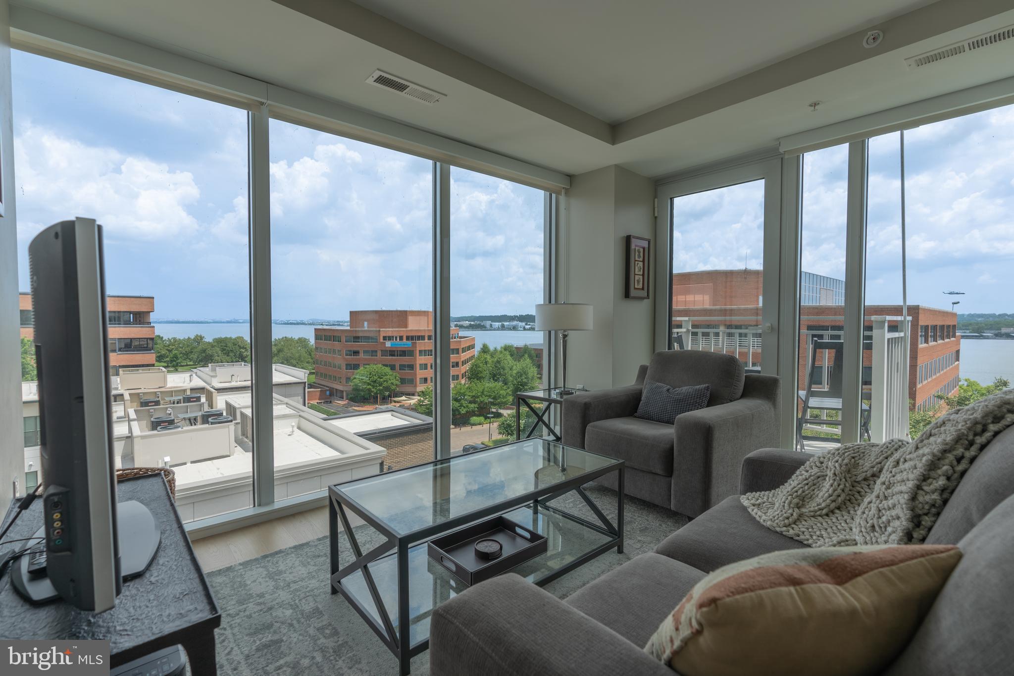 OLD TOWN ALEXANDRIA - Residential