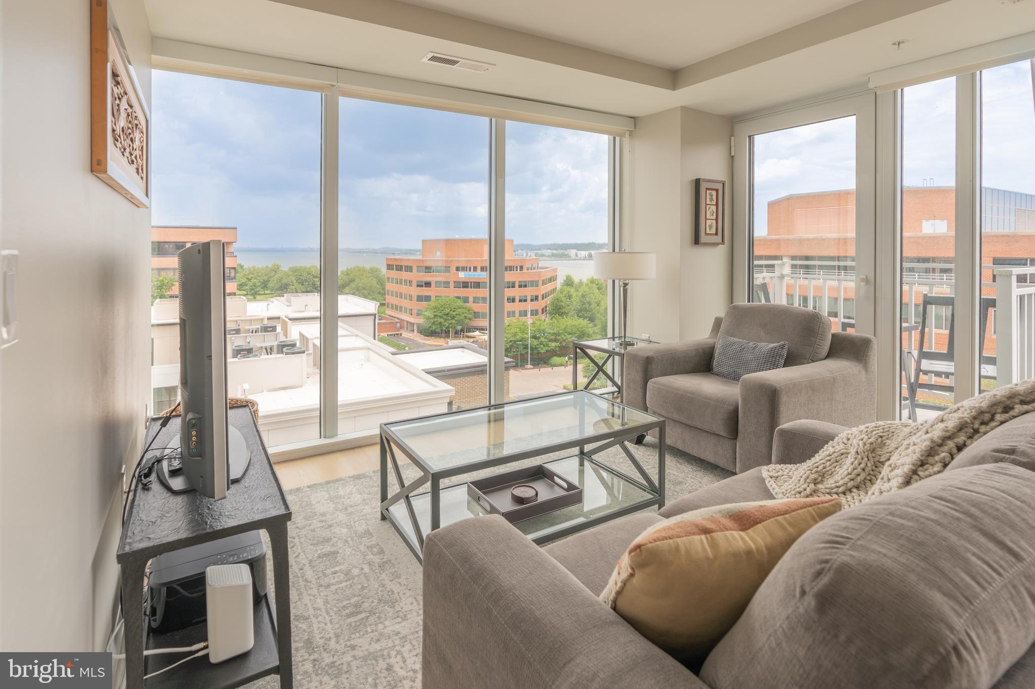 OLD TOWN ALEXANDRIA - Residential