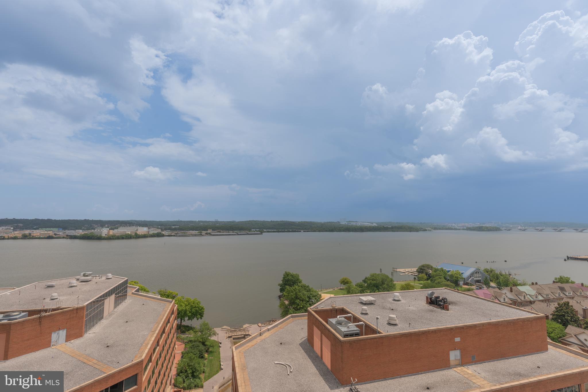 OLD TOWN ALEXANDRIA - Residential