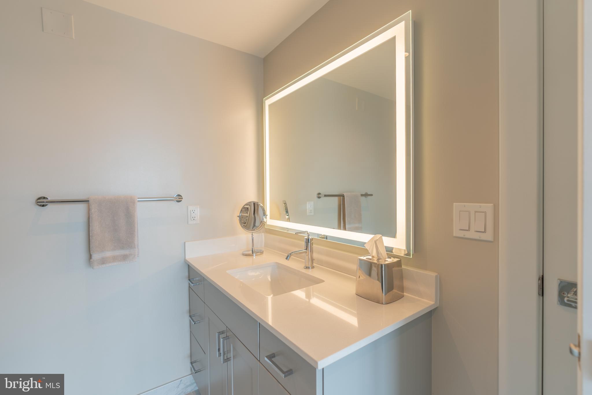 OLD TOWN ALEXANDRIA - Residential