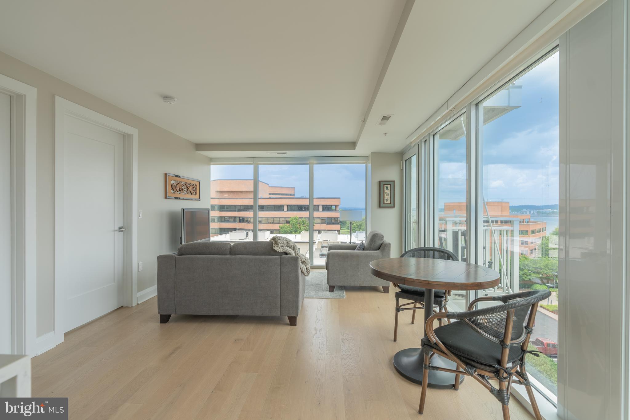 OLD TOWN ALEXANDRIA - Residential