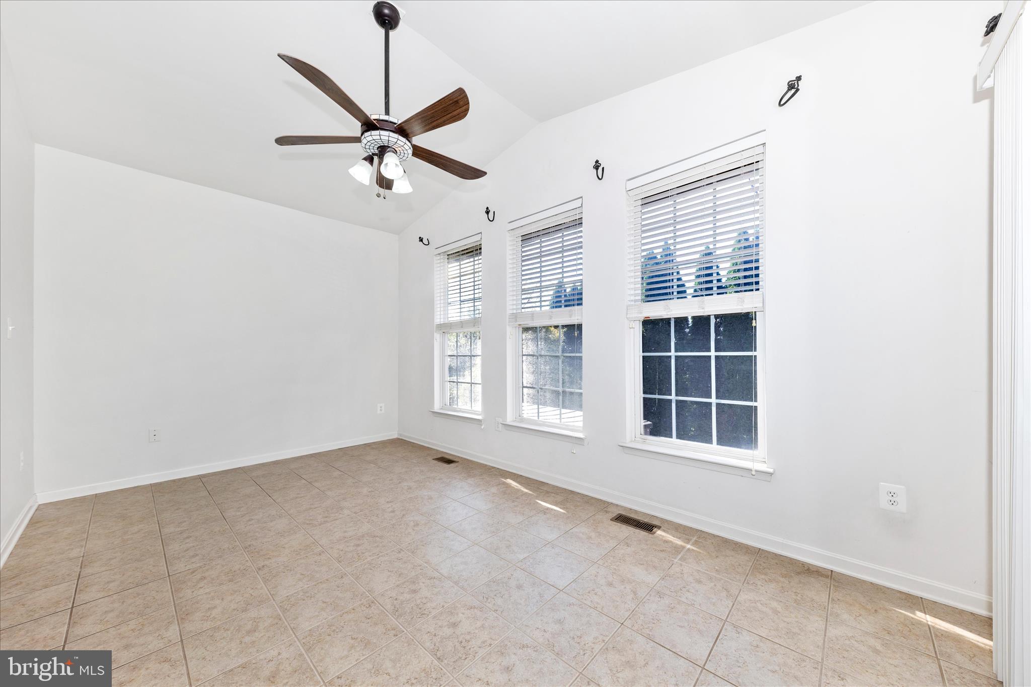 CLOVER RIDGE - Residential