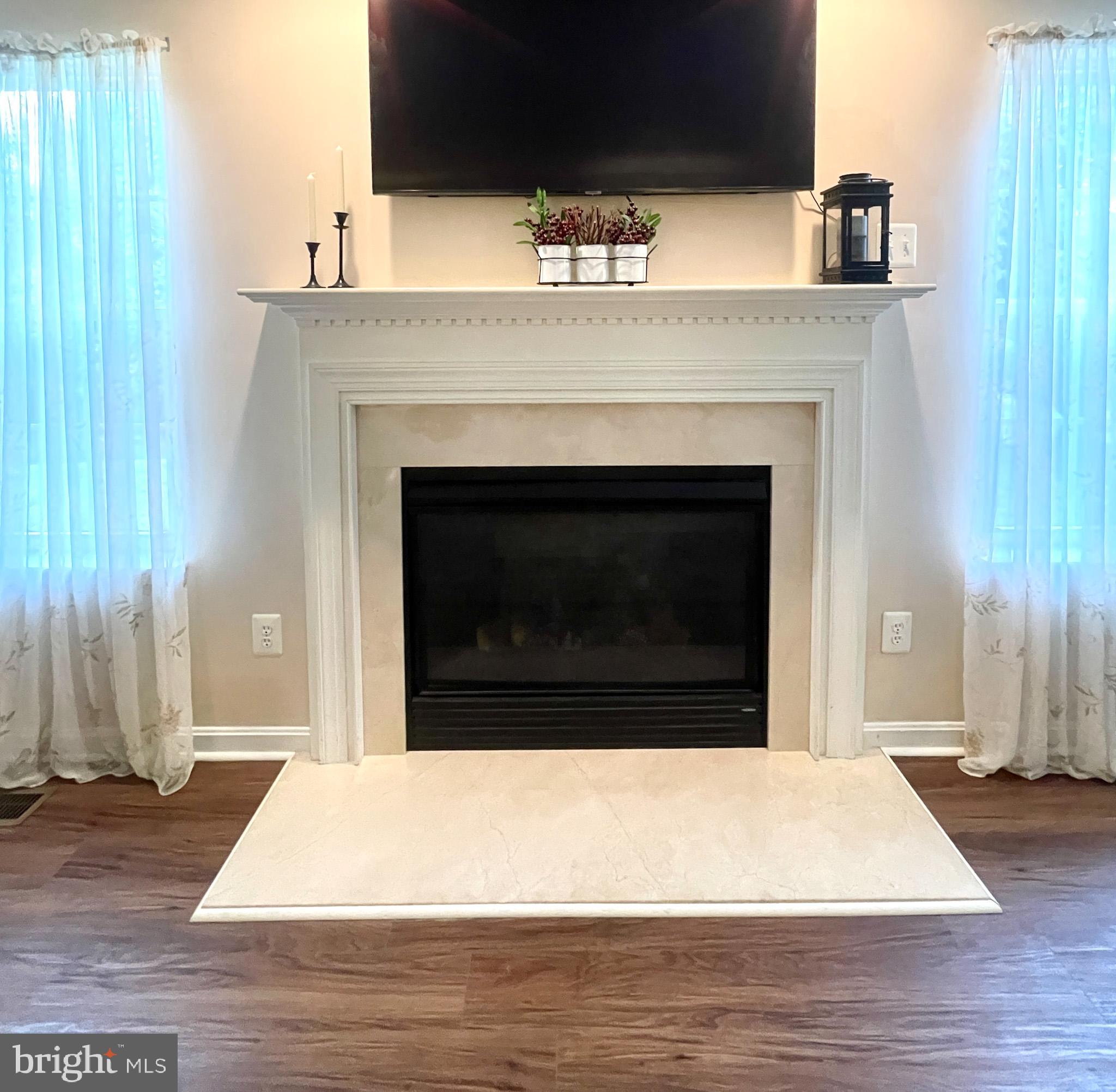 HARBOR POINTE - Residential