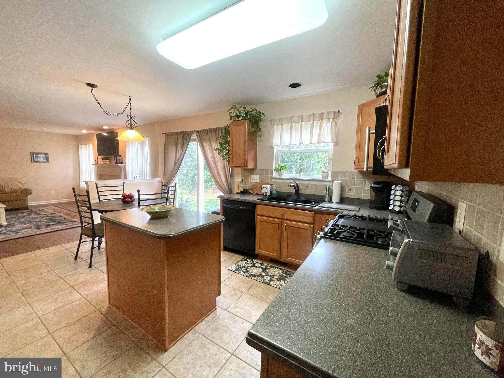 HARBOR POINTE - Residential