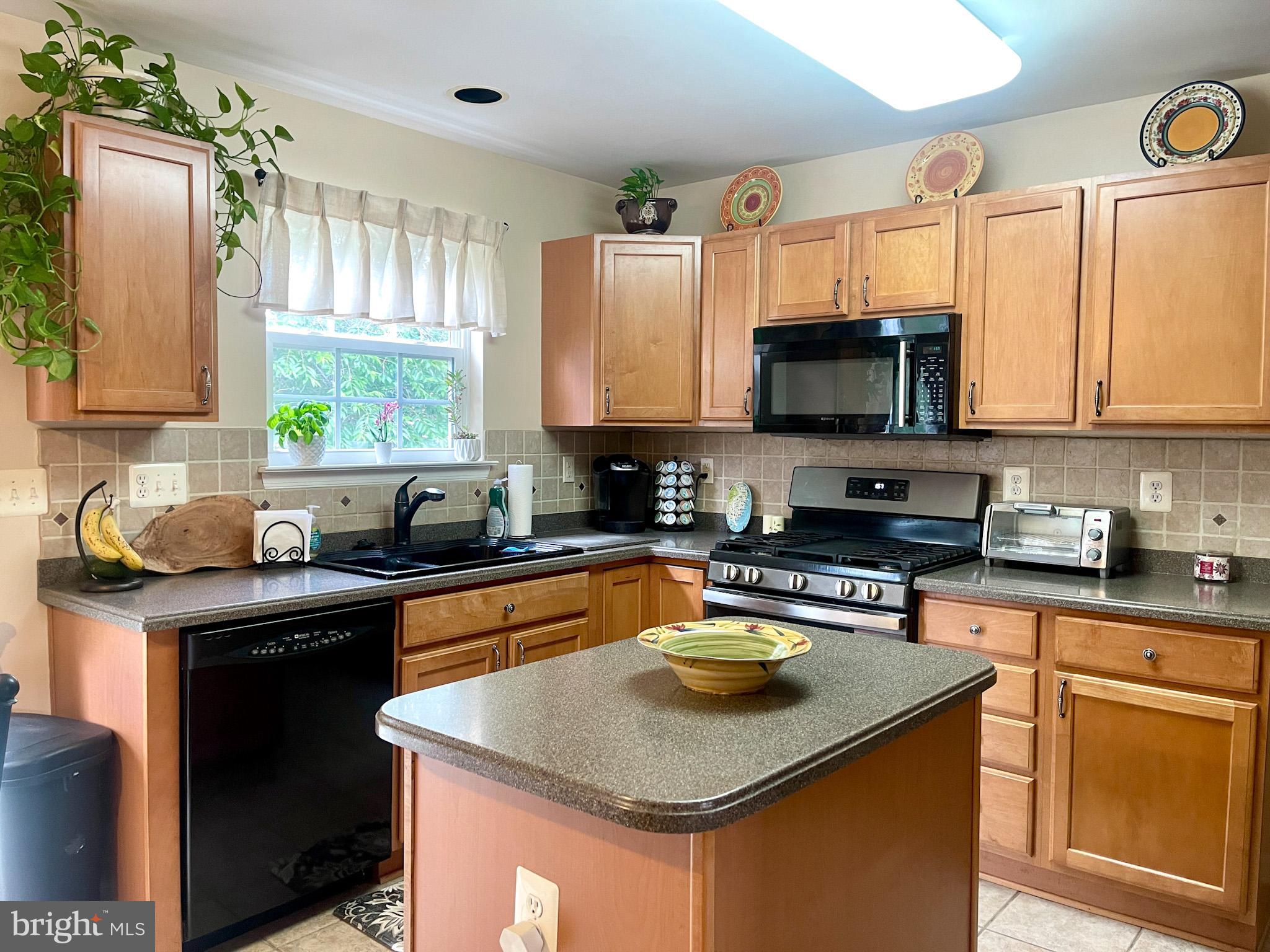 HARBOR POINTE - Residential