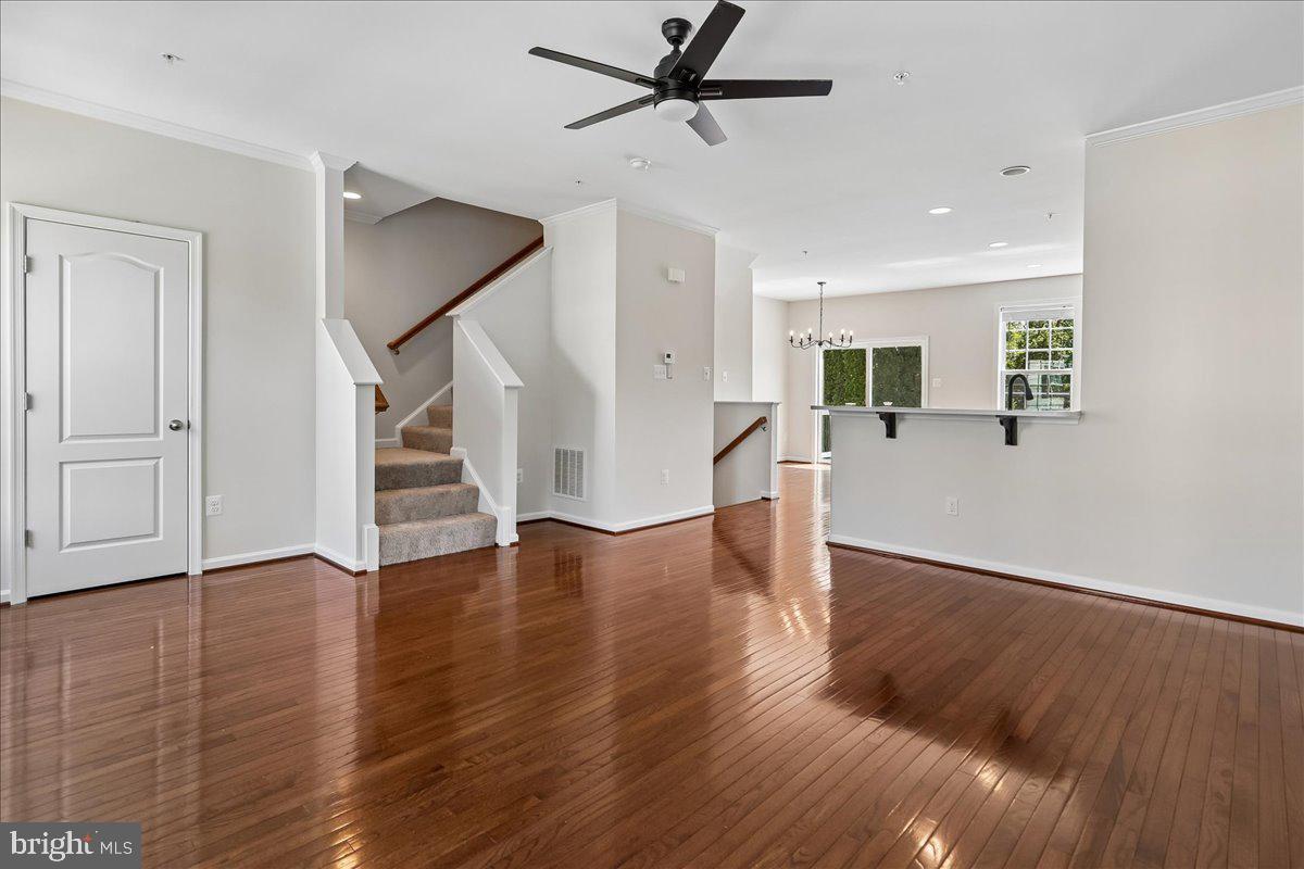 CREEKSIDE - Residential