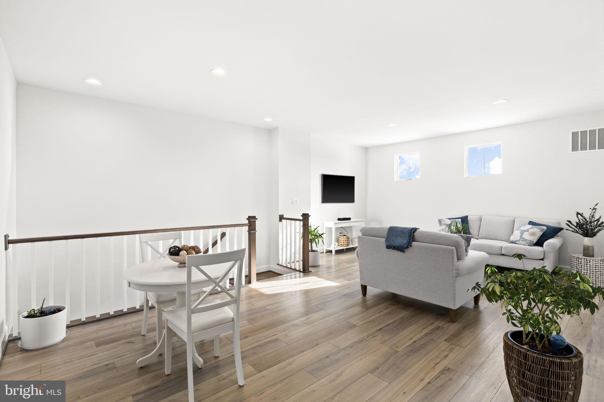 EMBREY MILL - Residential