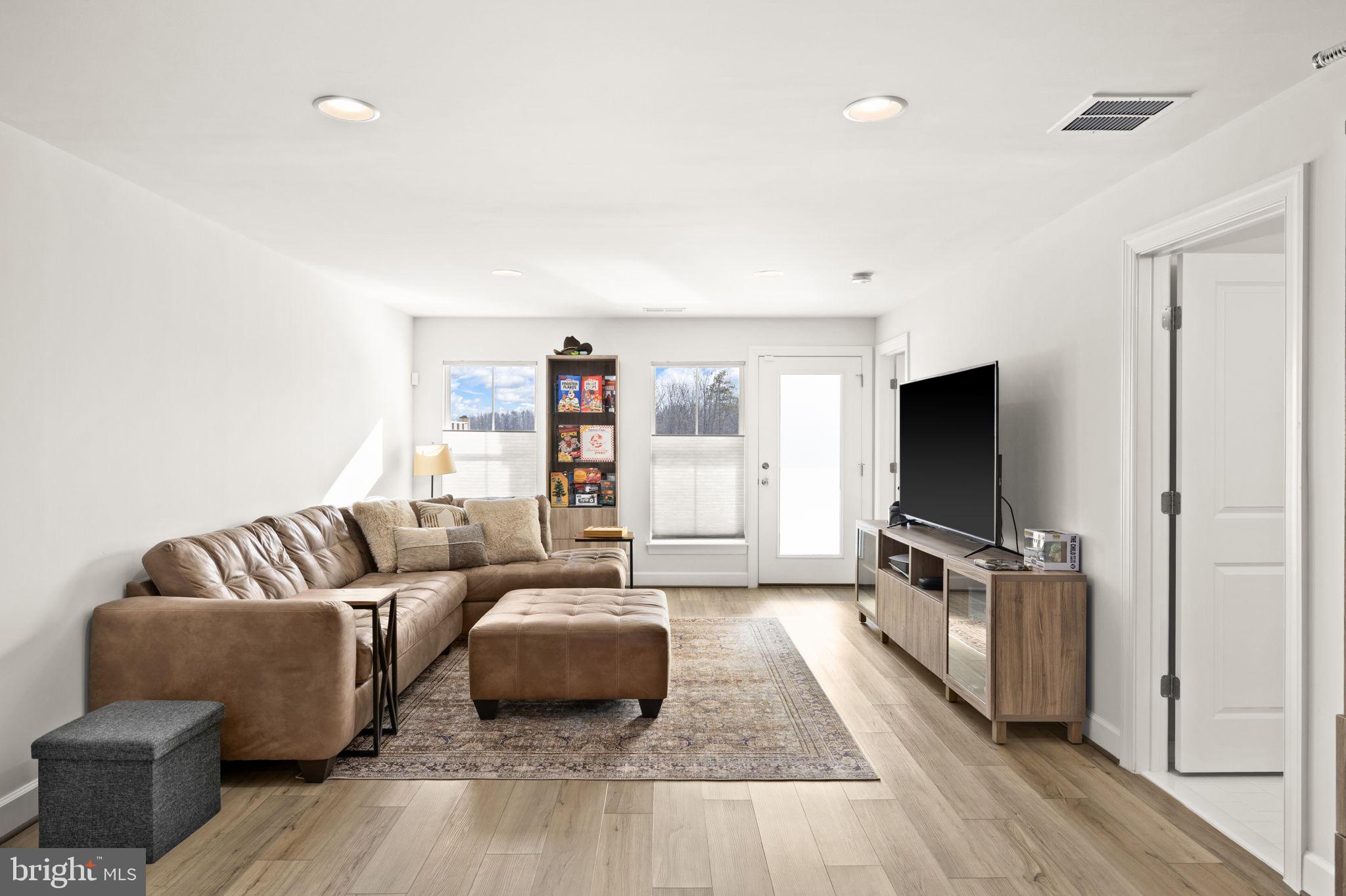 EMBREY MILL - Residential