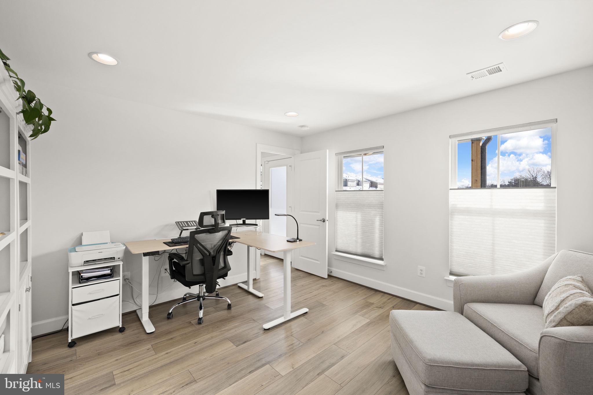 EMBREY MILL - Residential