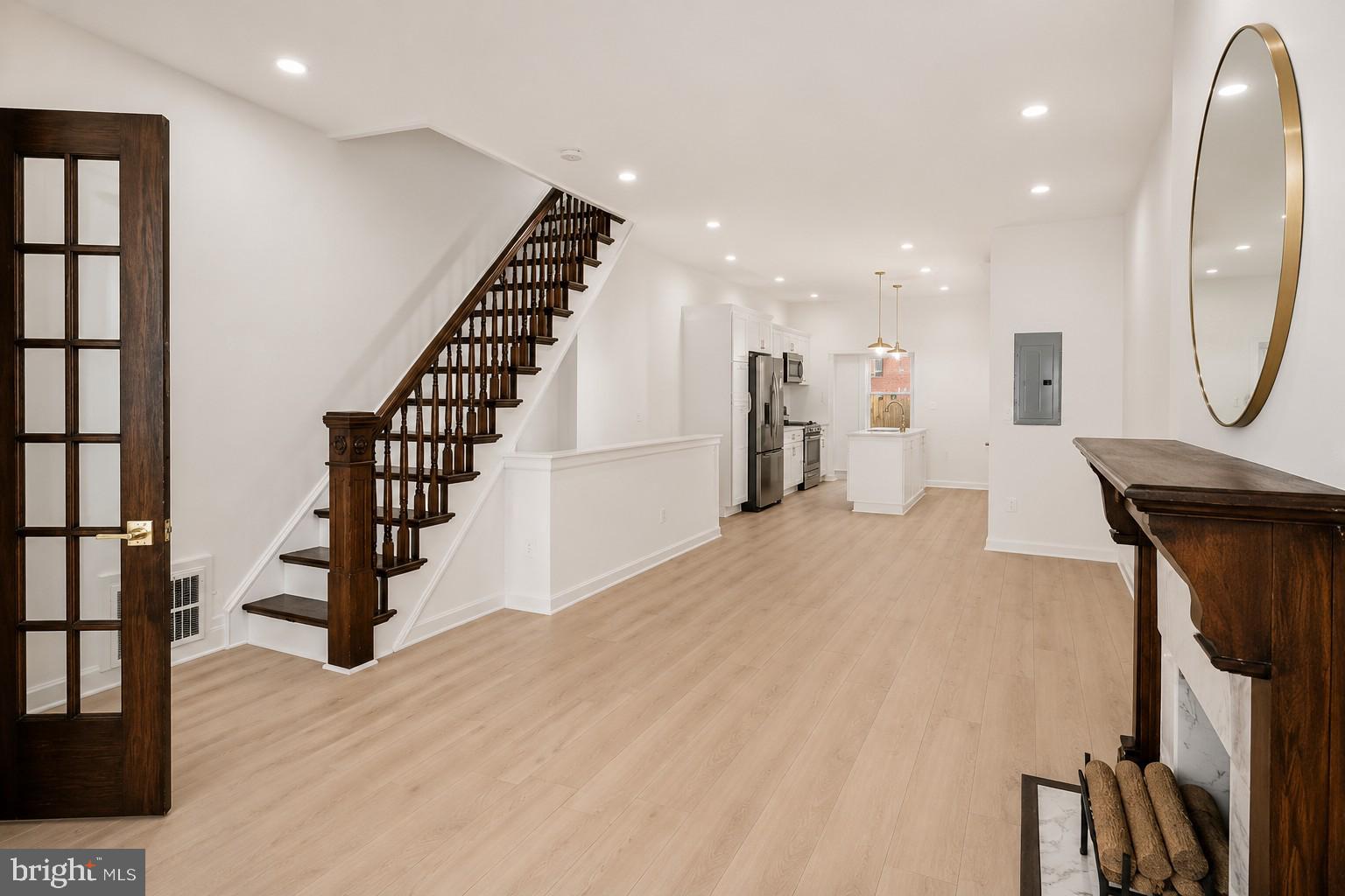 1519 N DOVER STREET