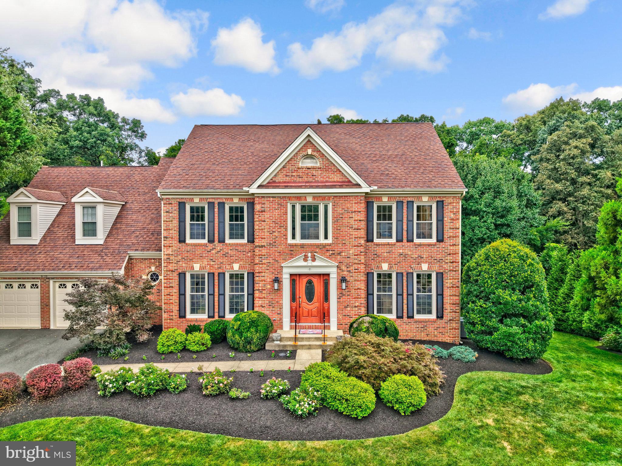 678 OLD HUNT WAY