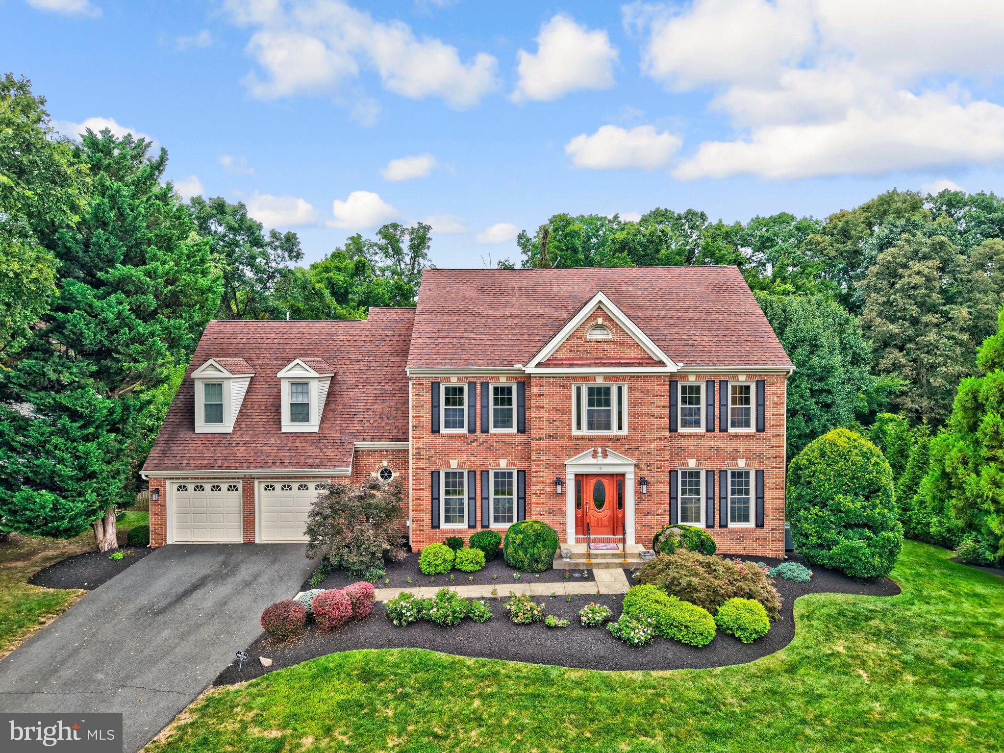 678 OLD HUNT WAY