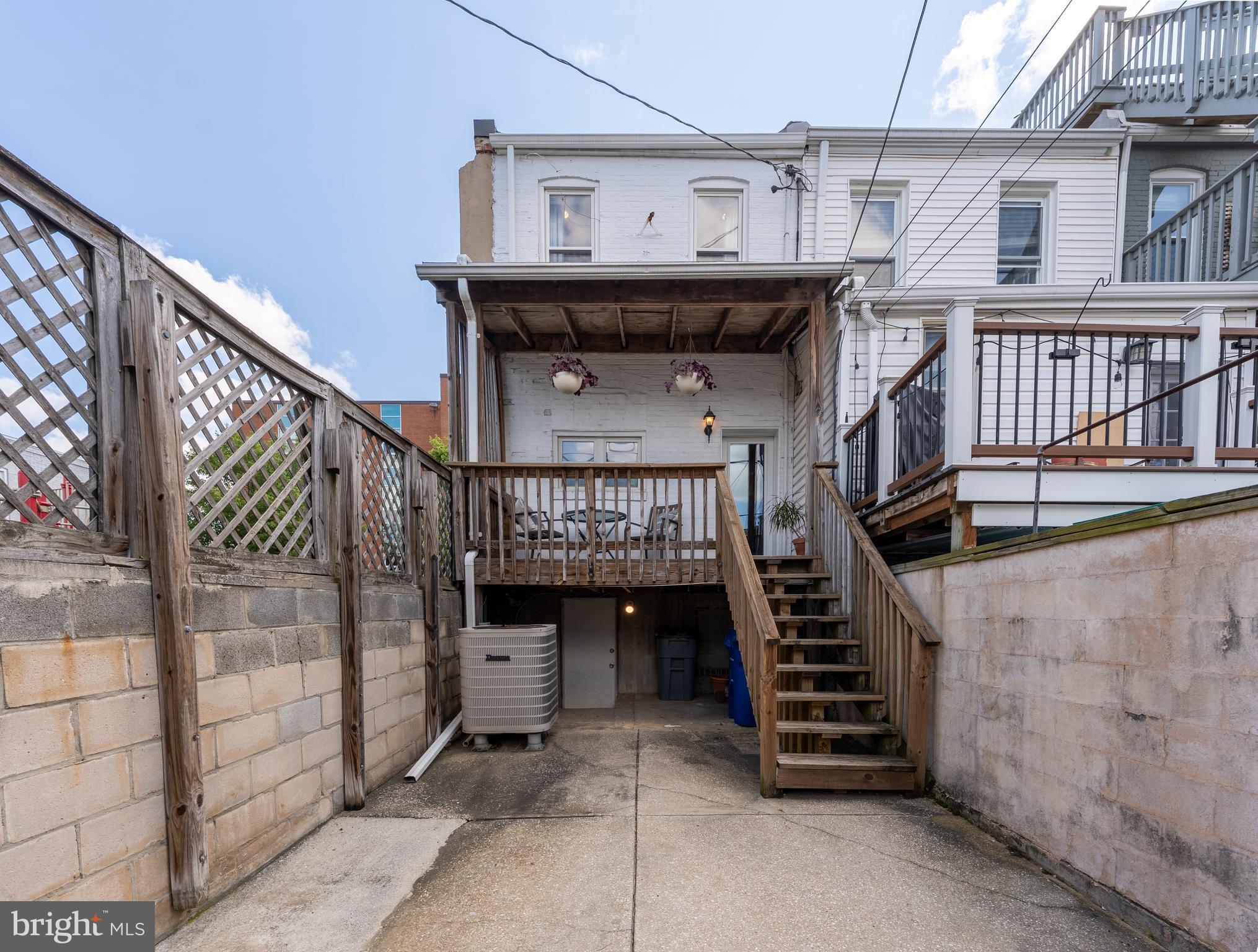 HIGHLANDTOWN - Residential