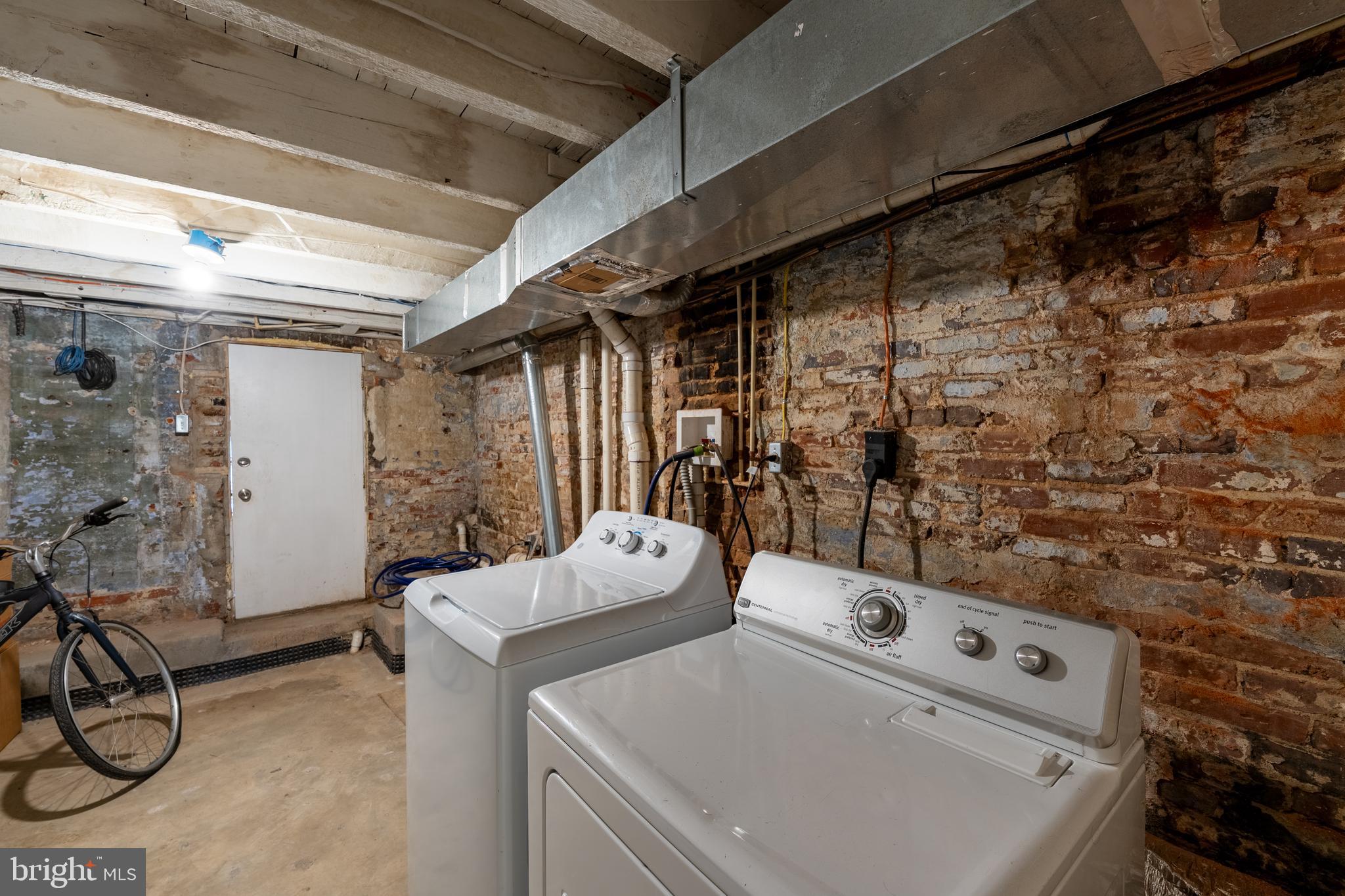 HIGHLANDTOWN - Residential
