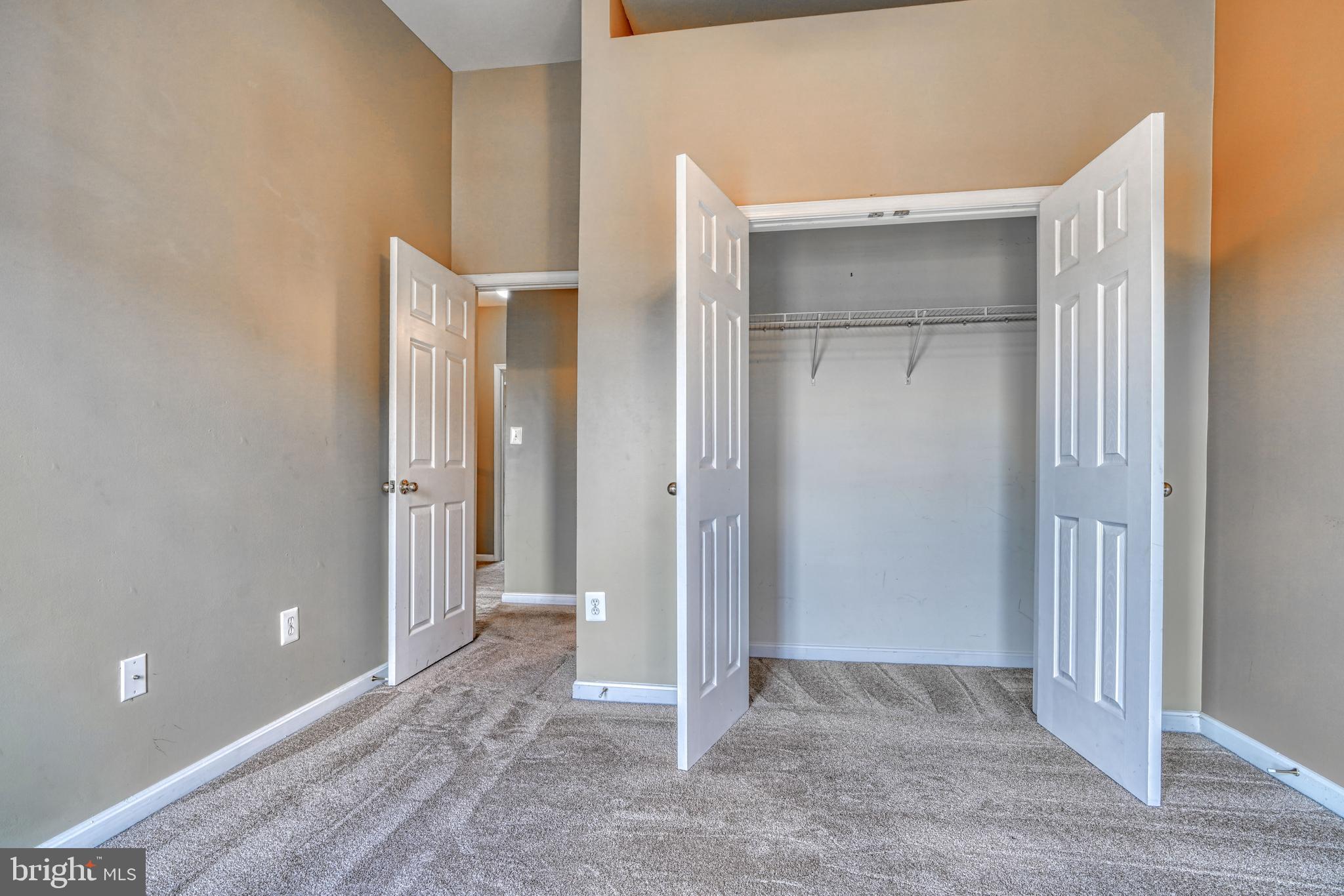 ALBEMARLE SQUARE - Residential