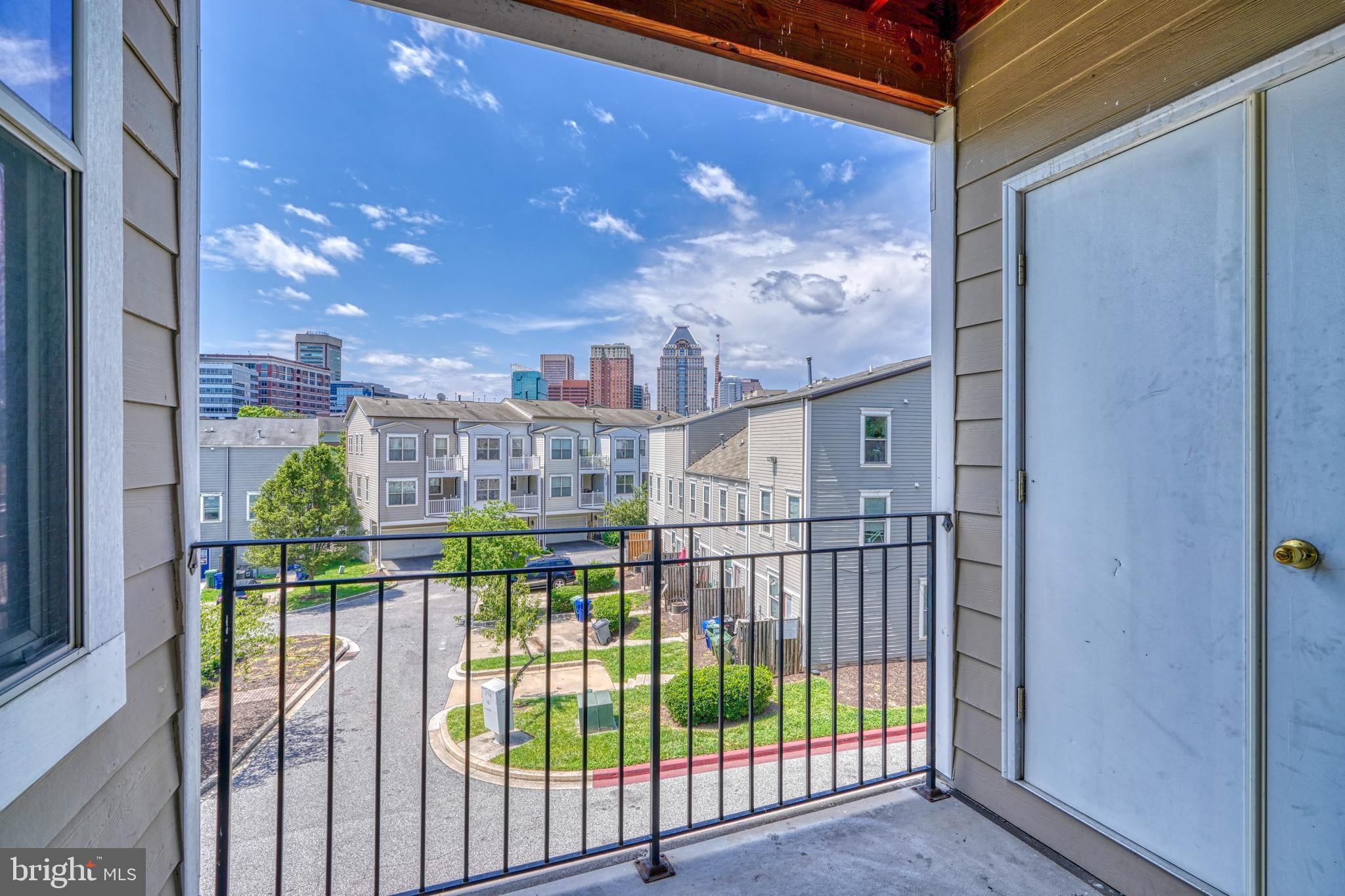 ALBEMARLE SQUARE - Residential