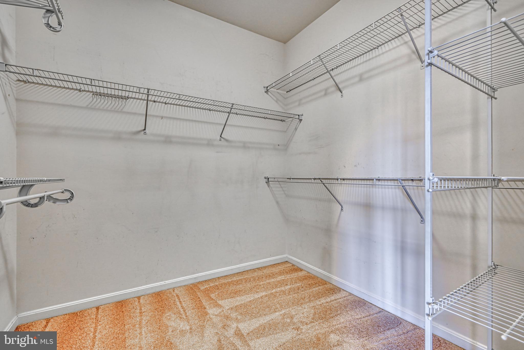 ALBEMARLE SQUARE - Residential