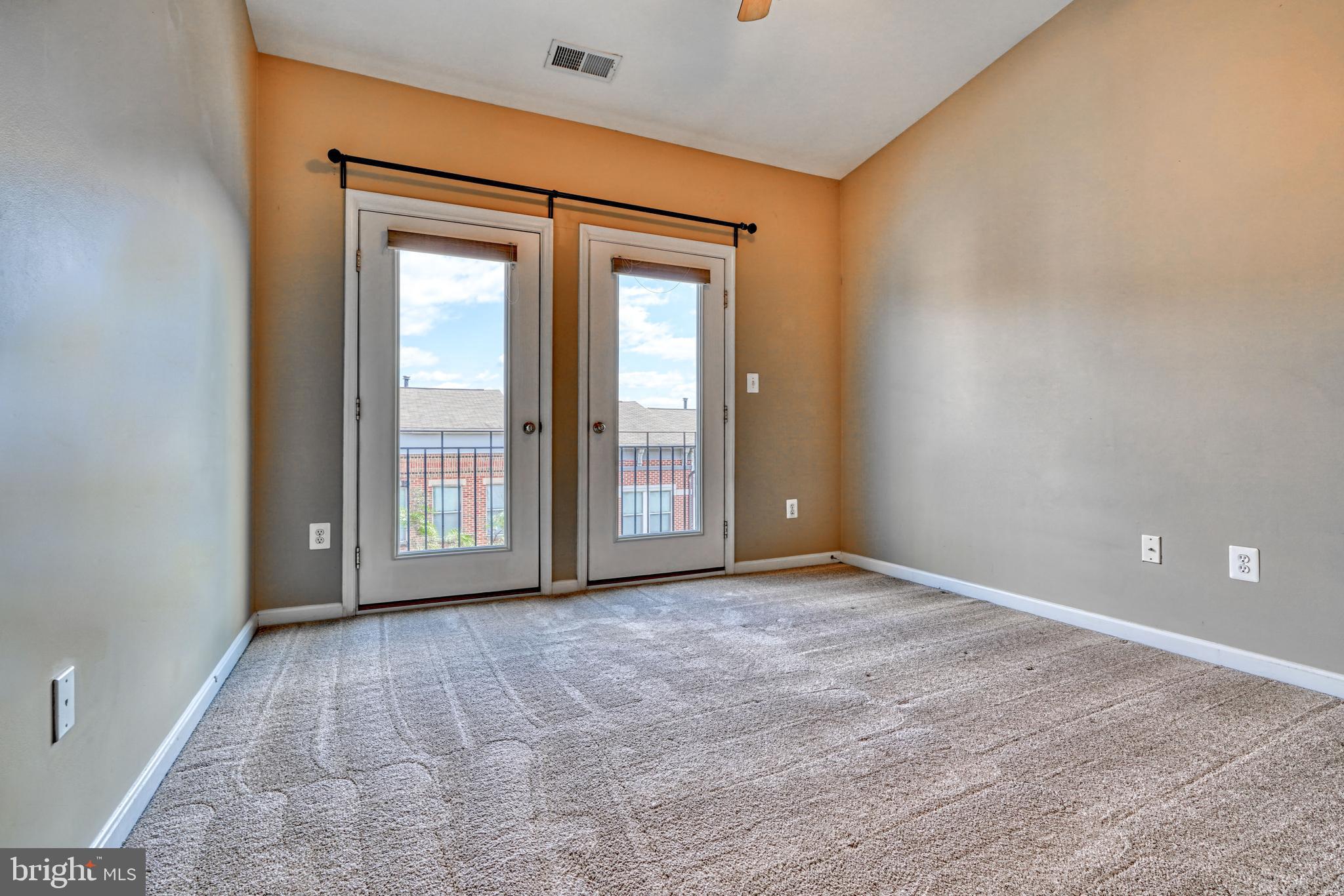 ALBEMARLE SQUARE - Residential