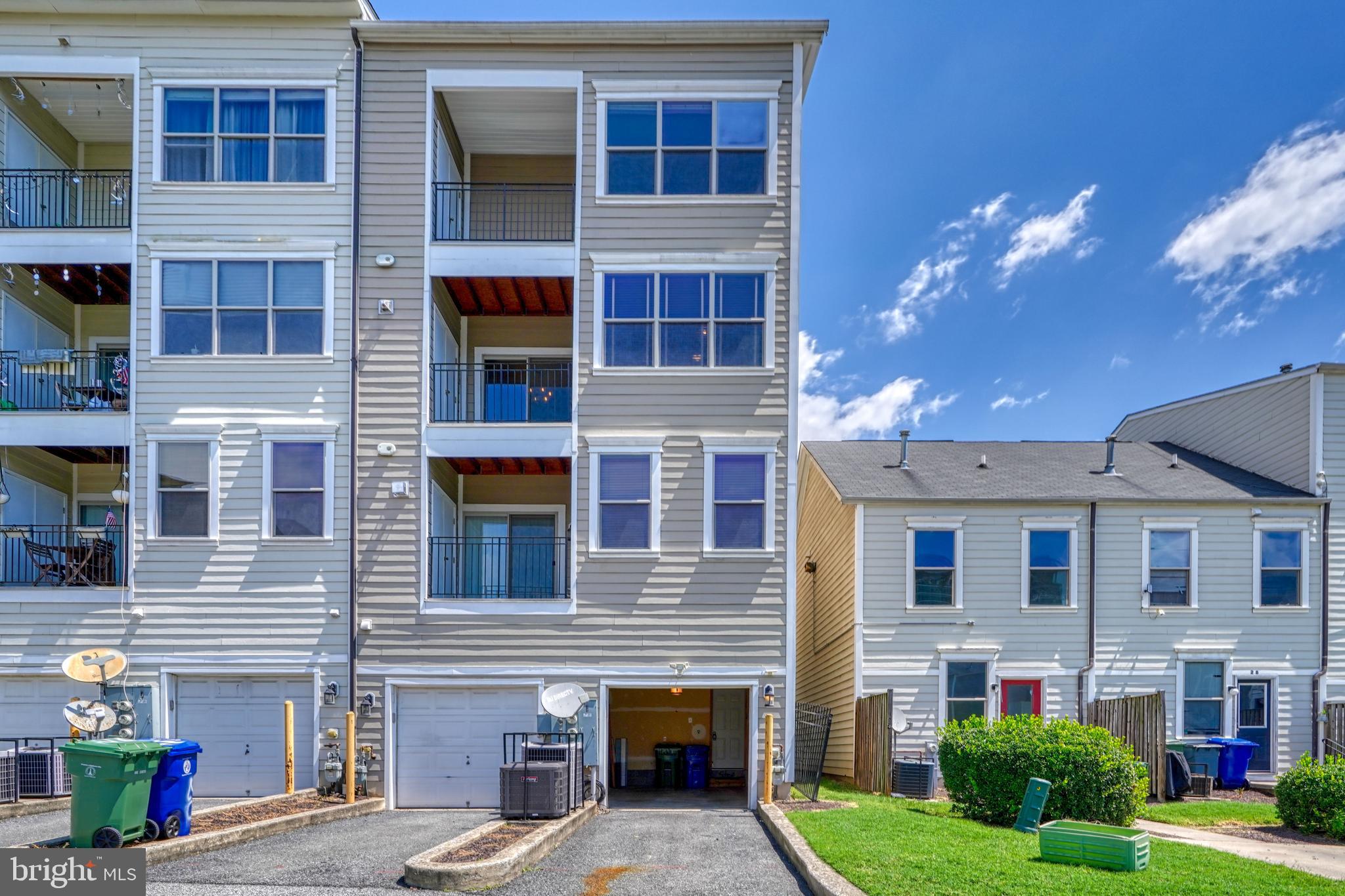 ALBEMARLE SQUARE - Residential