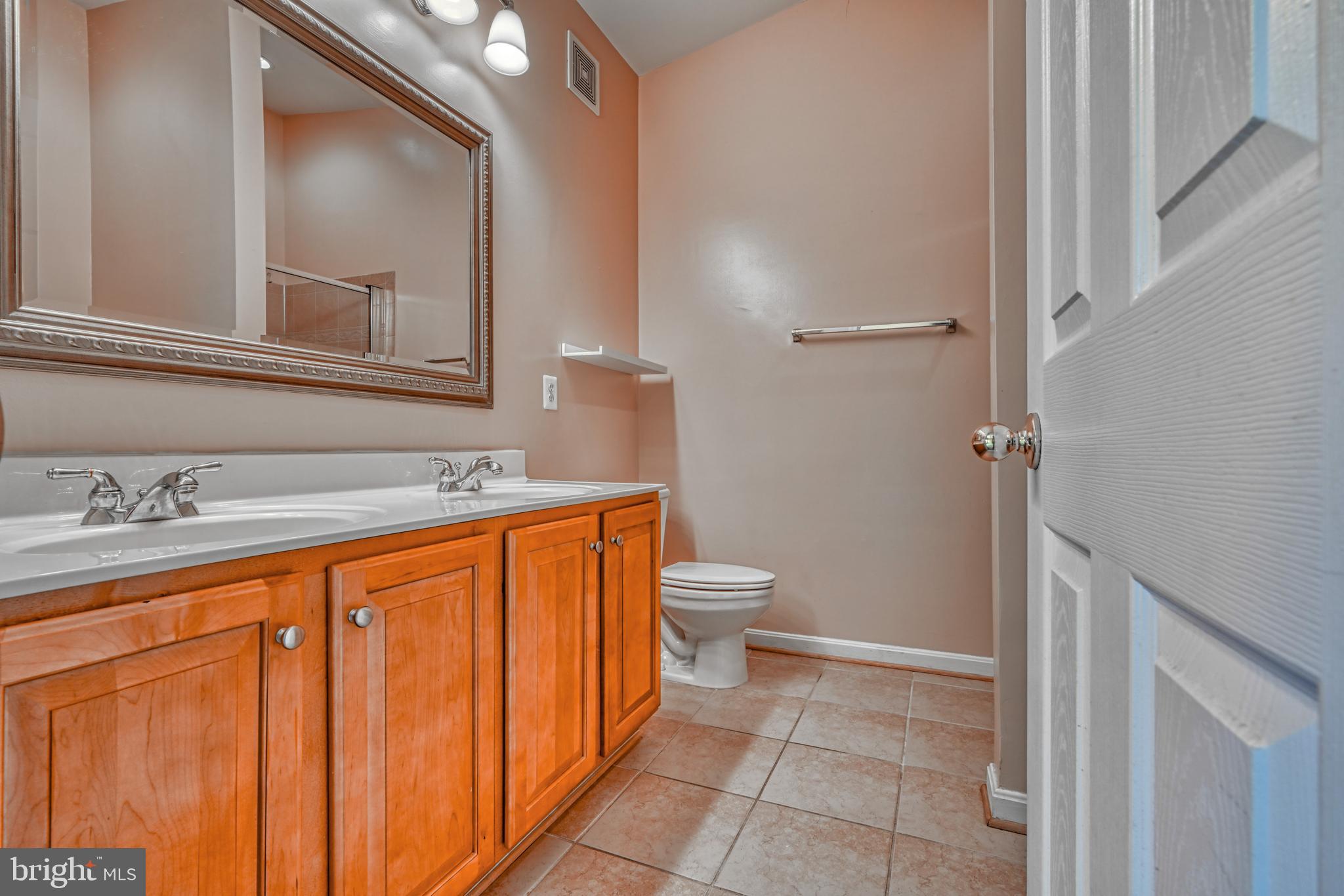 ALBEMARLE SQUARE - Residential