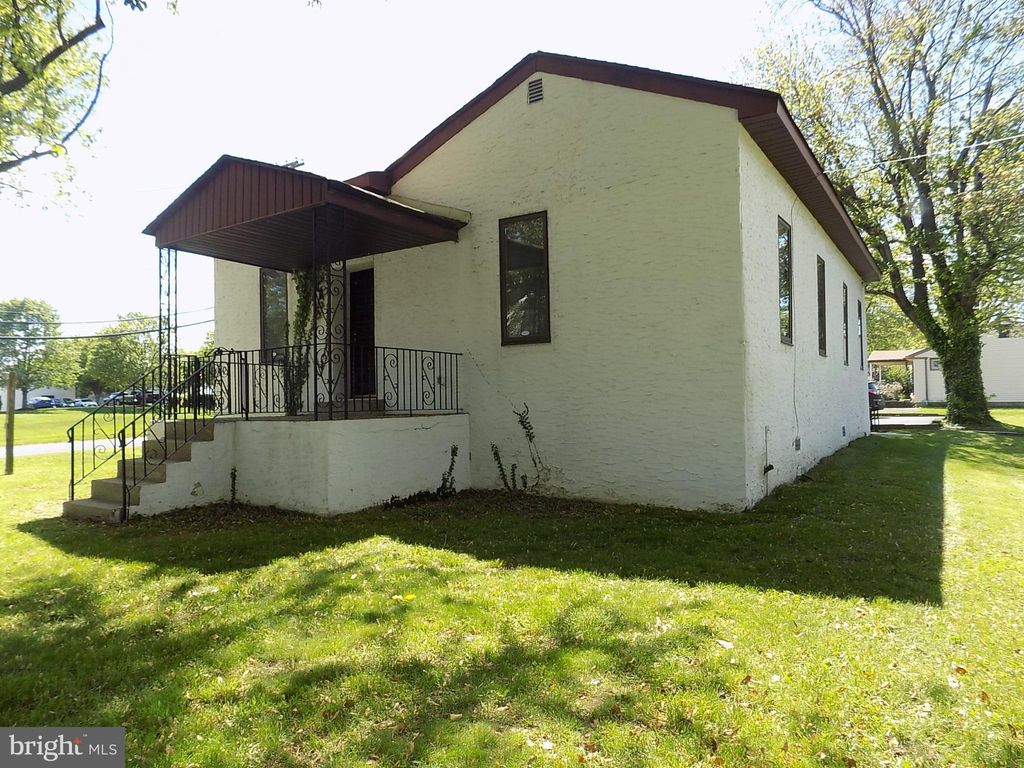 Photo of 276 Woodbourne Road, LANGHORNE, PA 19047 (MLS # PABU2094678)