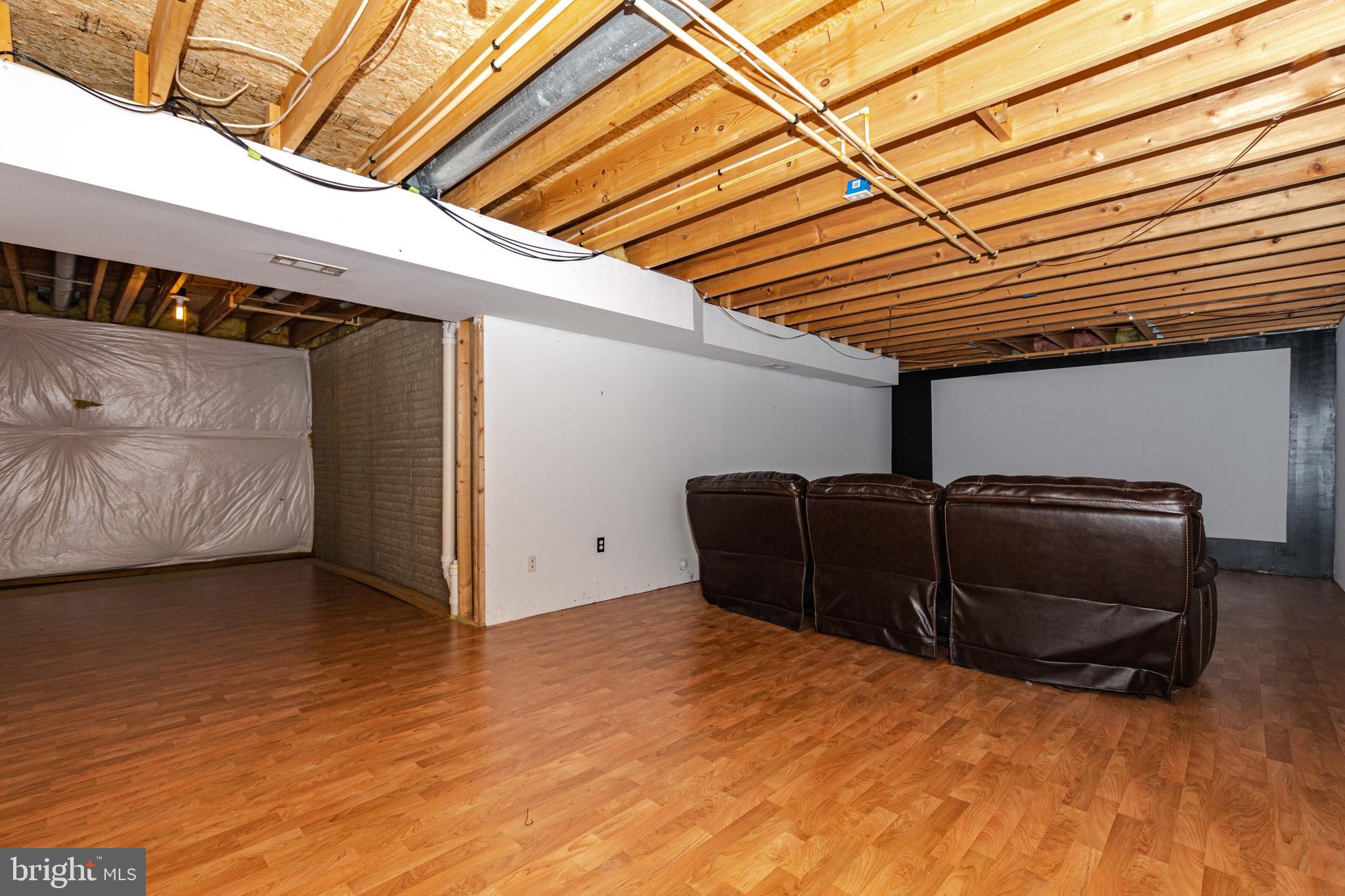 WOODLAND RUN - Residential