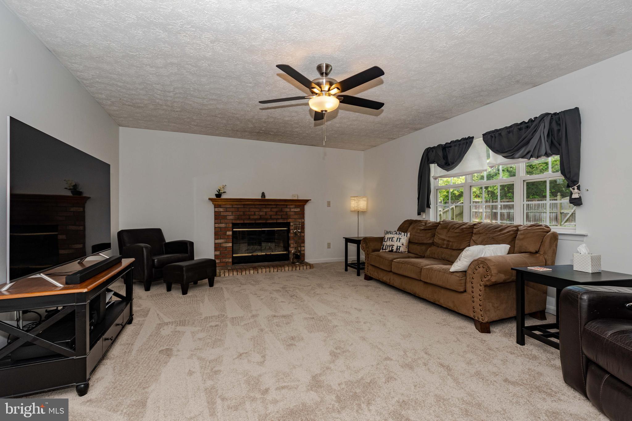 WOODLAND RUN - Residential