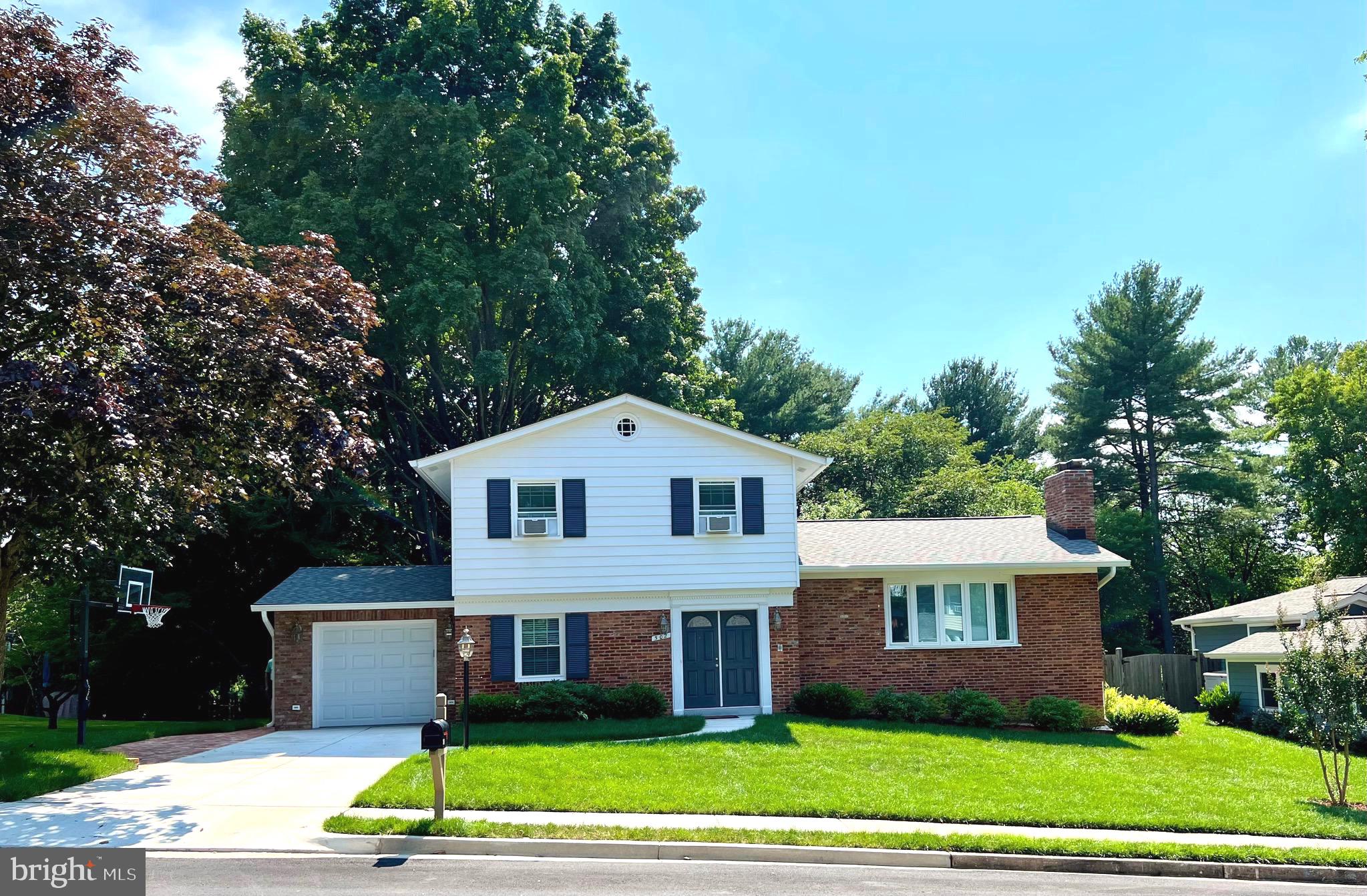 HERITAGE OF VIENNA - Residential Lease