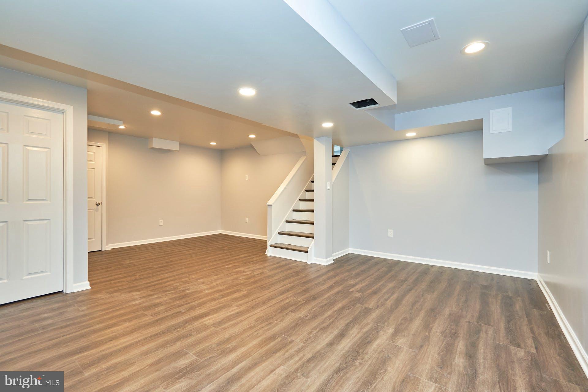 HERITAGE OF VIENNA - Residential Lease