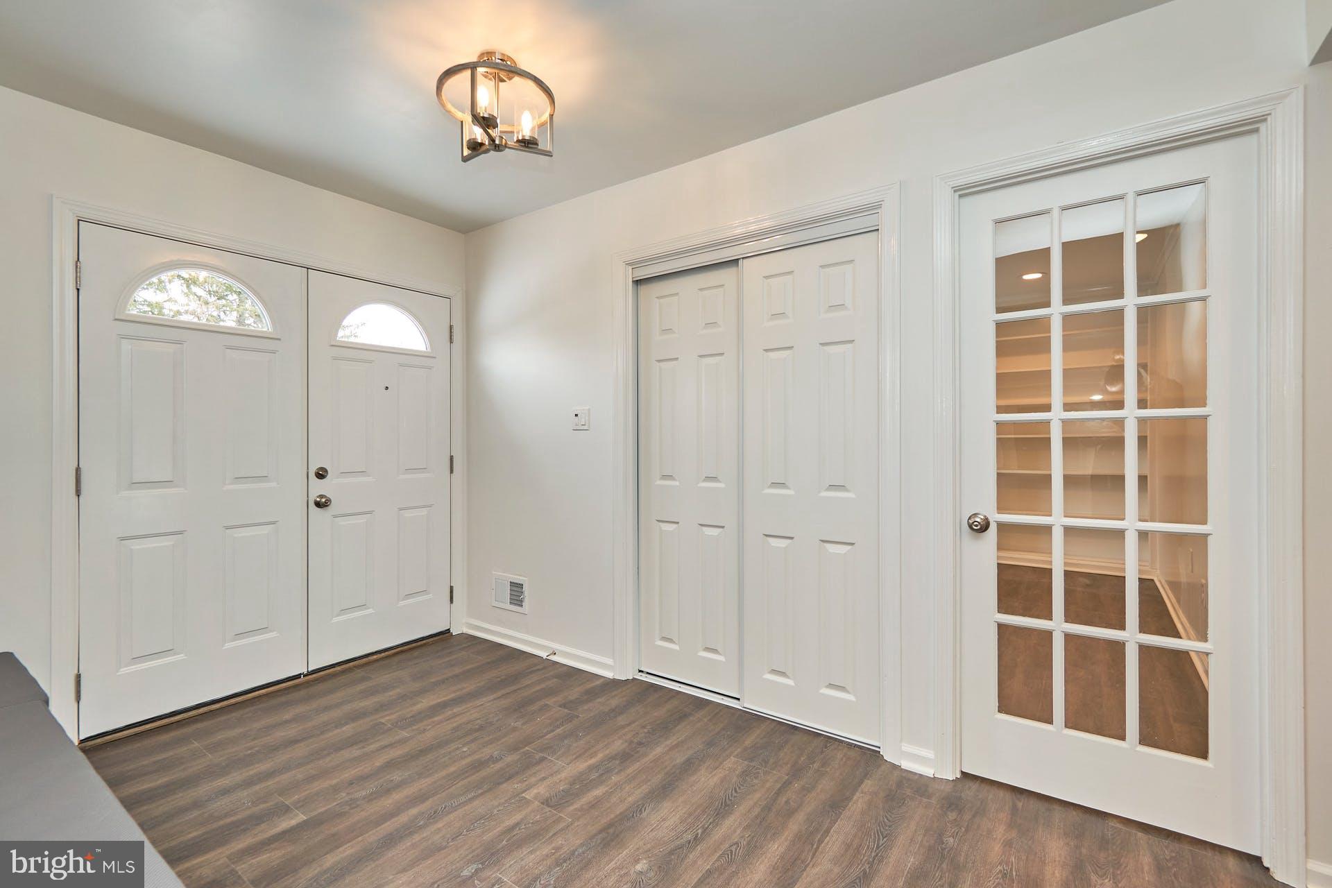 HERITAGE OF VIENNA - Residential Lease