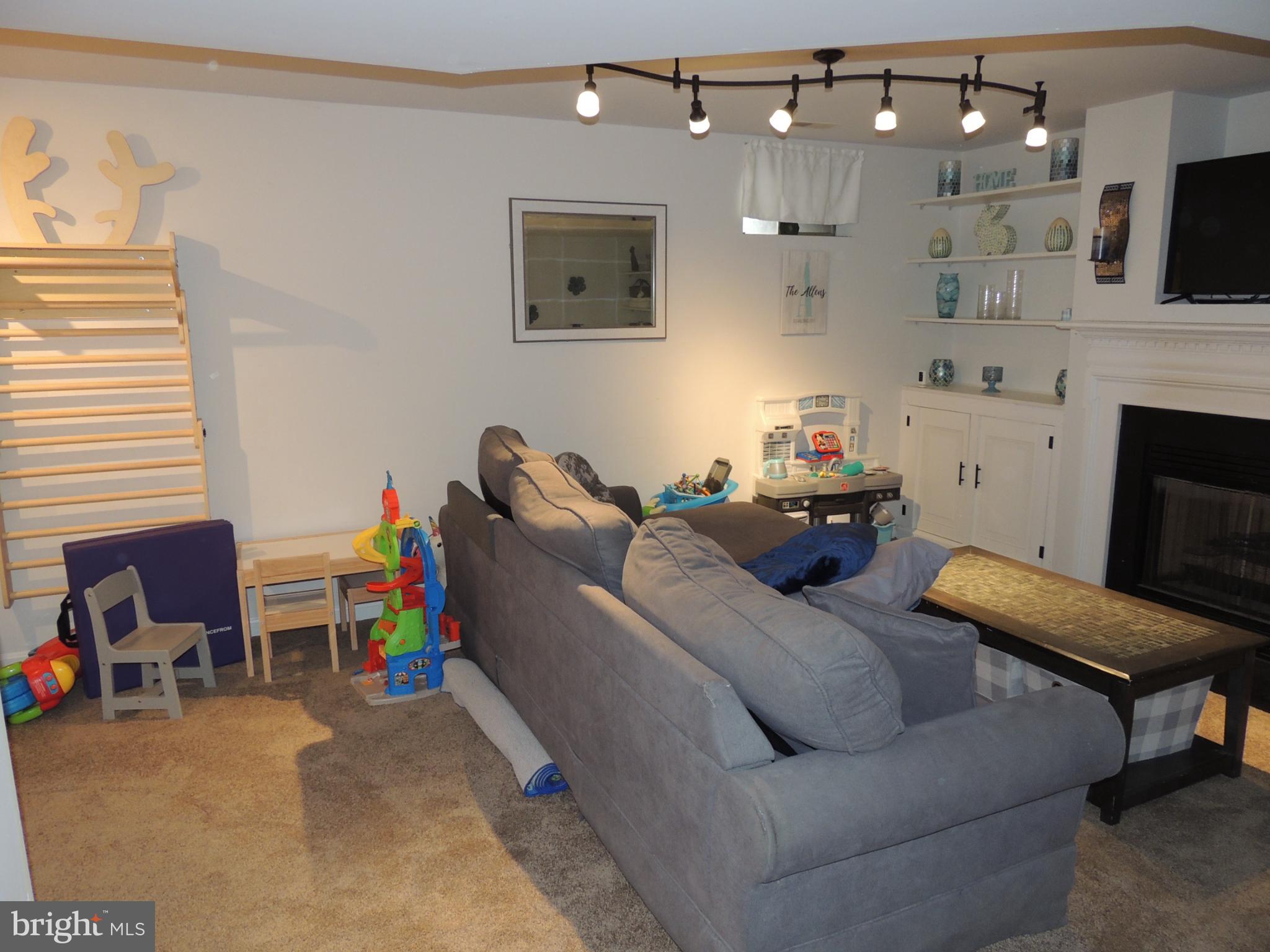 WESTMINSTER HIGHLANDS - Residential