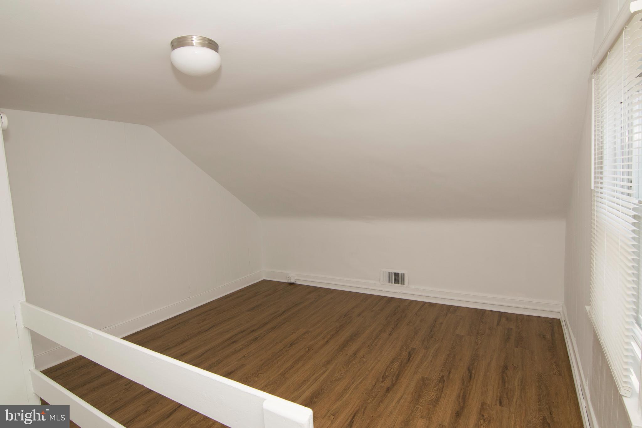 CHELTENHAM VIL - Residential