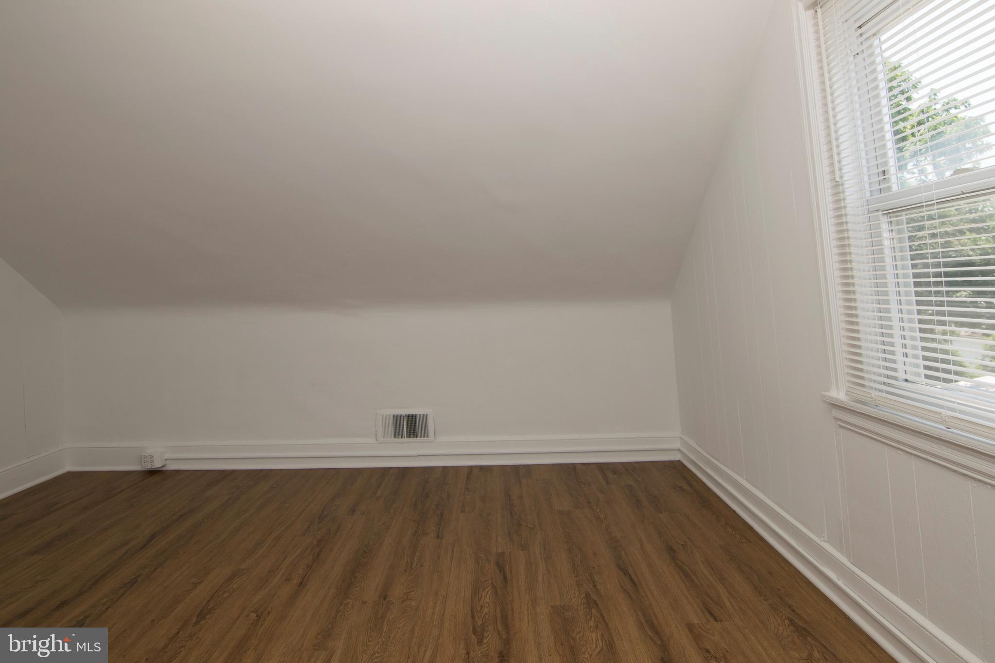 CHELTENHAM VIL - Residential