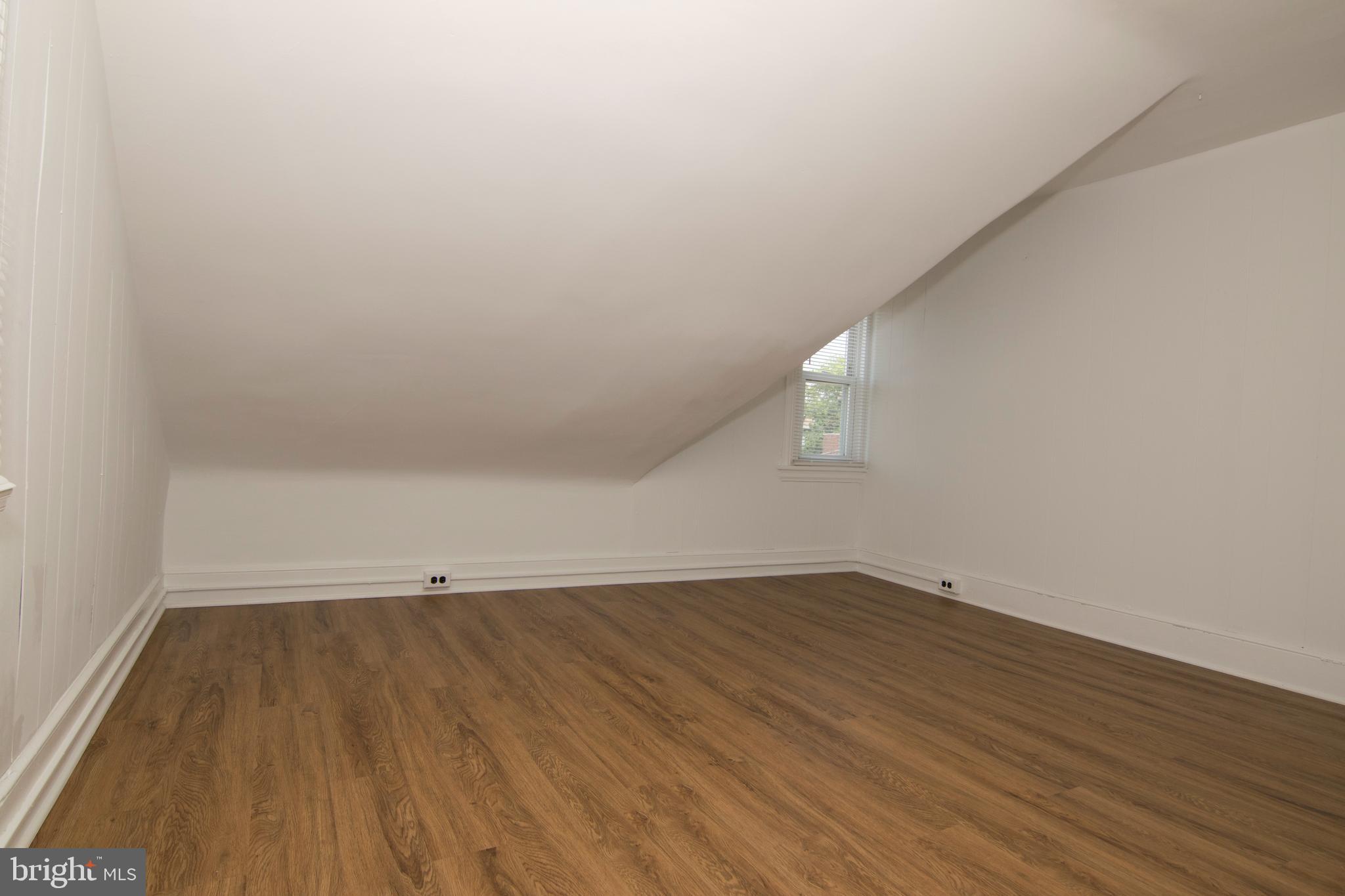 CHELTENHAM VIL - Residential