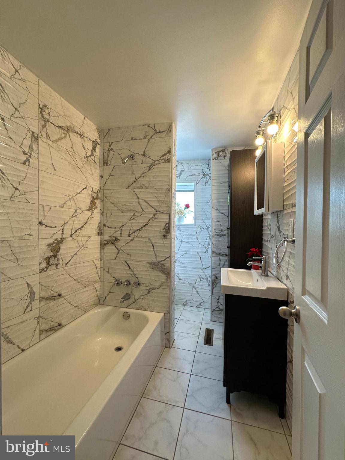 CHELTENHAM VIL - Residential