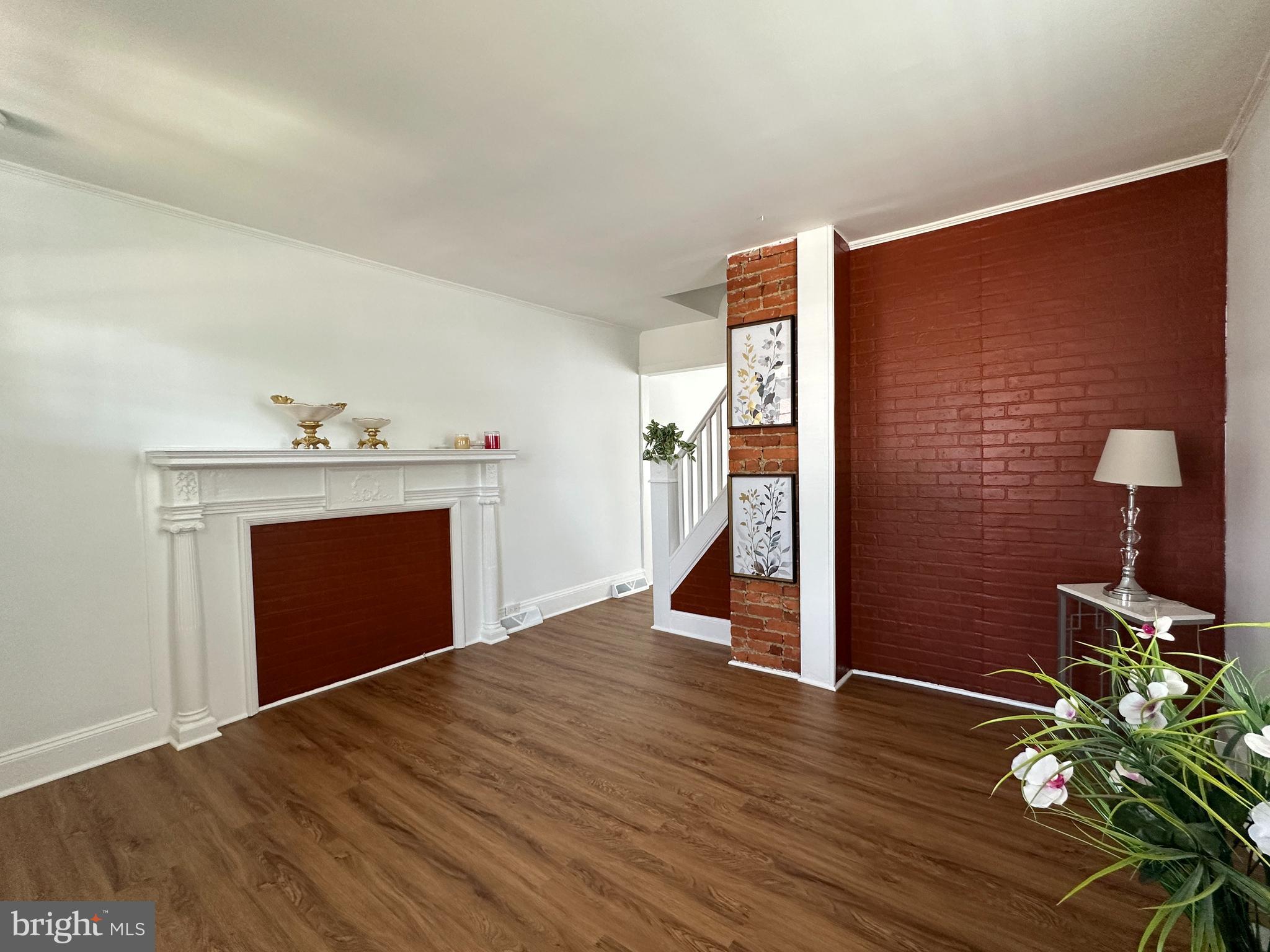 CHELTENHAM VIL - Residential