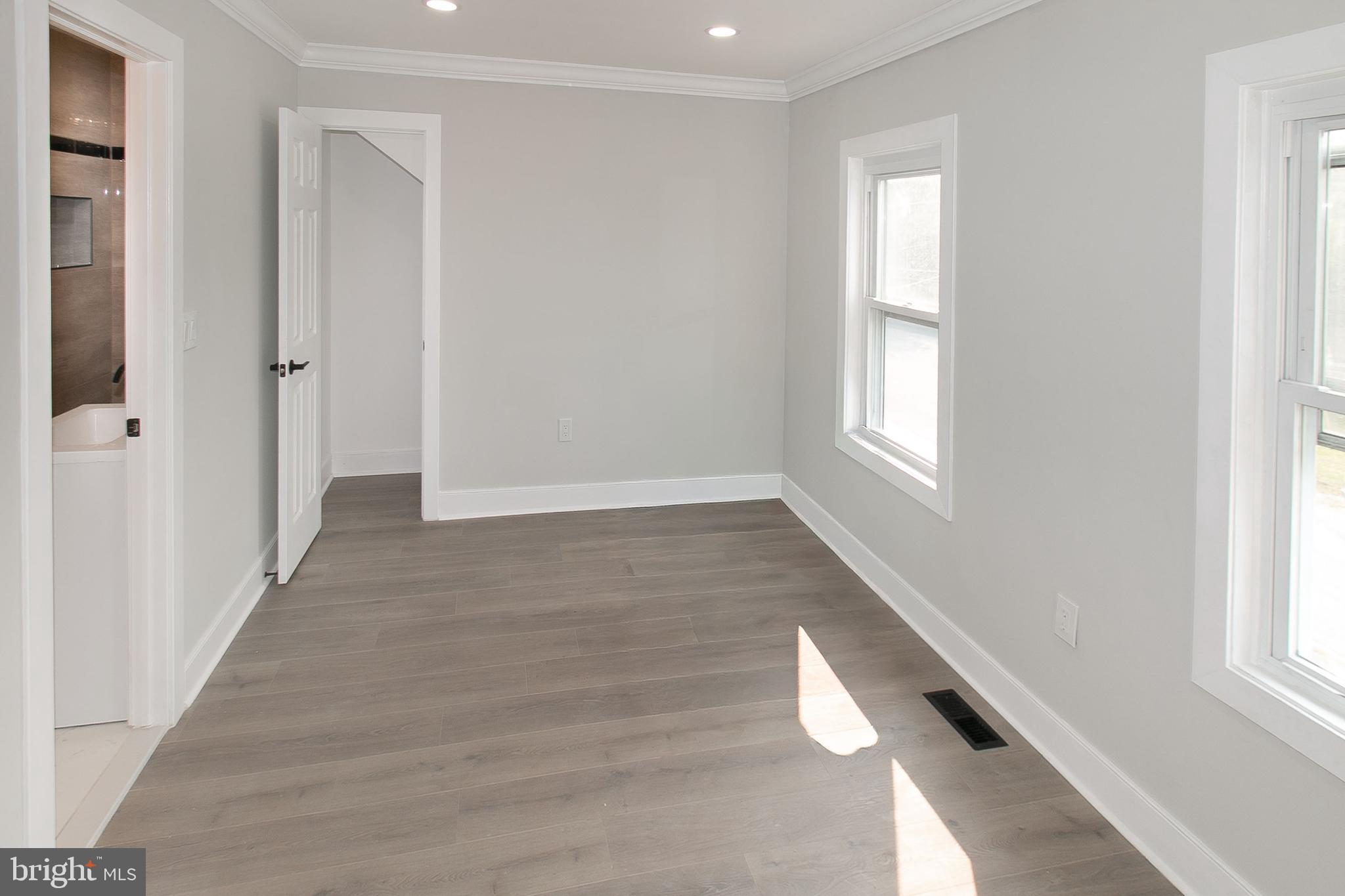 WINDSOR MILL - Residential