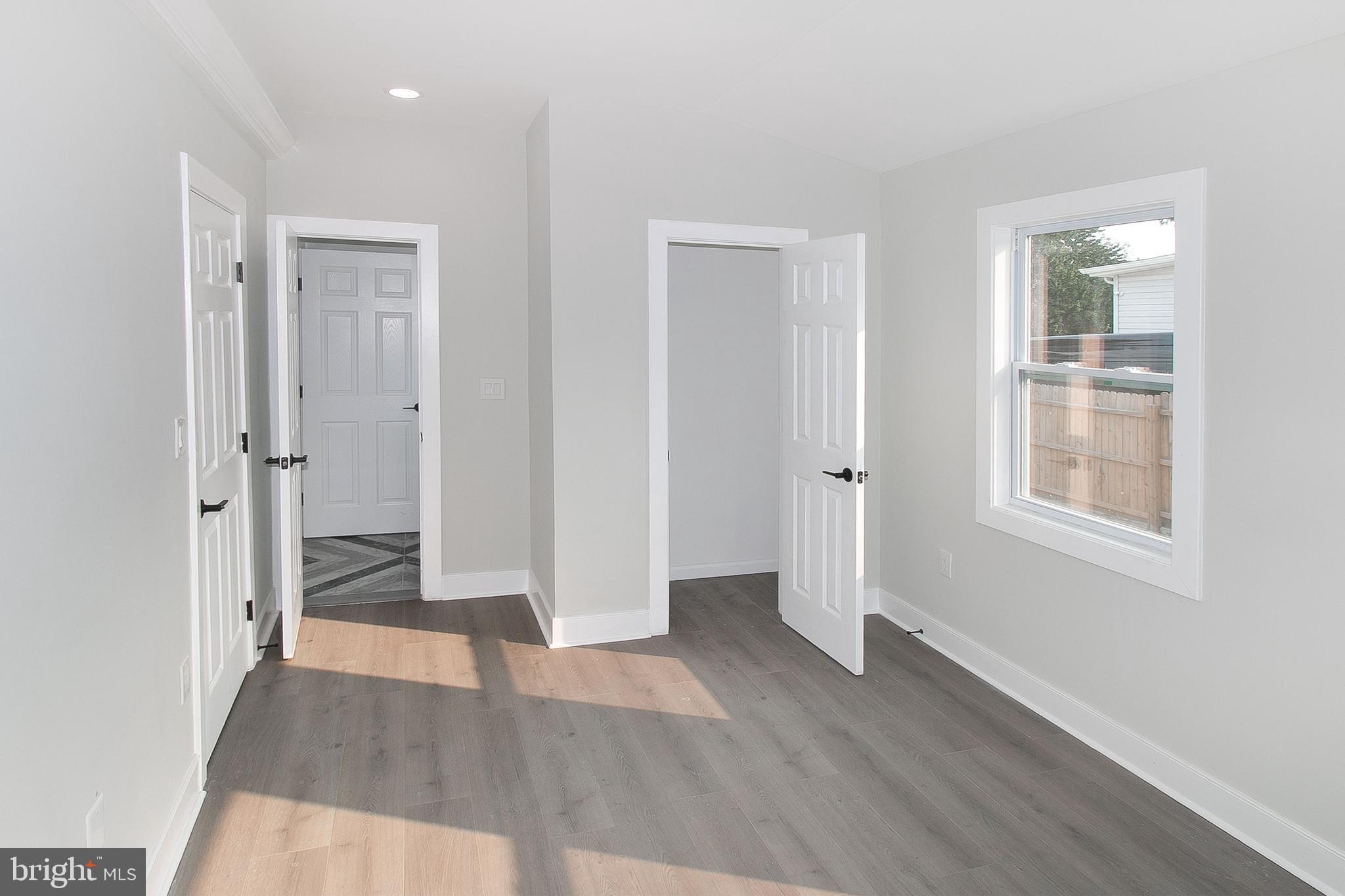 WINDSOR MILL - Residential